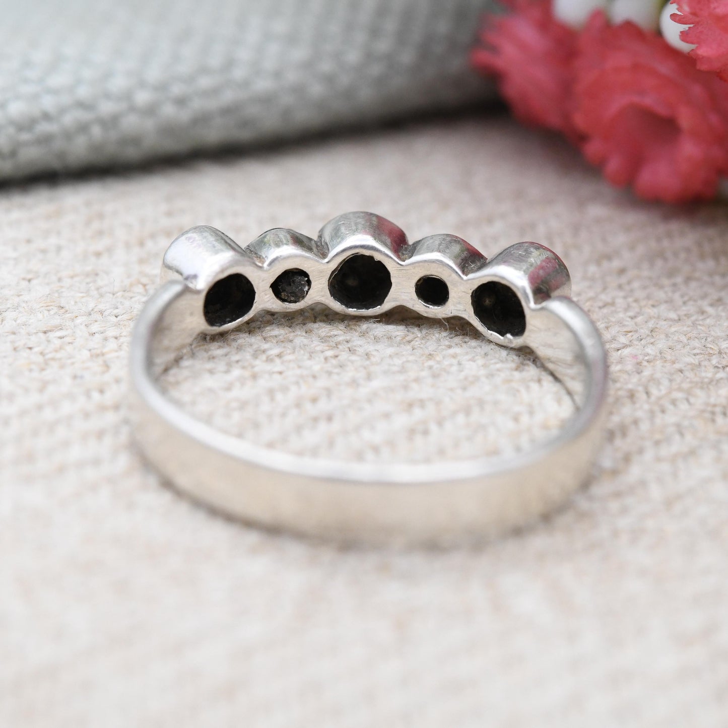 Vintage Sterling Silver Ring Abalone Shell and Black Onyx Ball Design - Pearlescent Peacock Colours Spiral | UK Size - R | US Size - 8 3/4