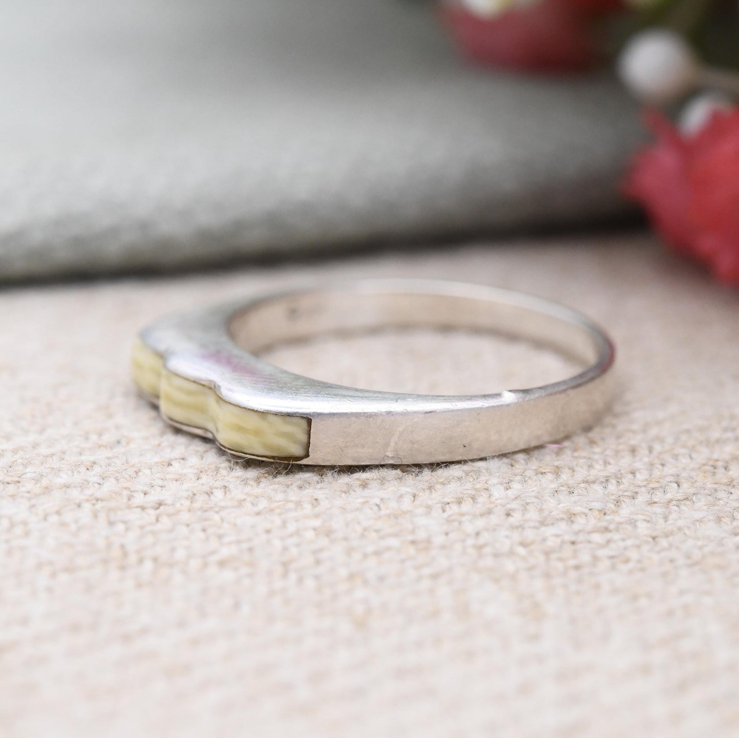 Vintage Sterling Silver and Bone Ring - Quirky Solid Silver Jewellery Gift with Bone Inlay | UK Size - N 1/2 | US Size - 7