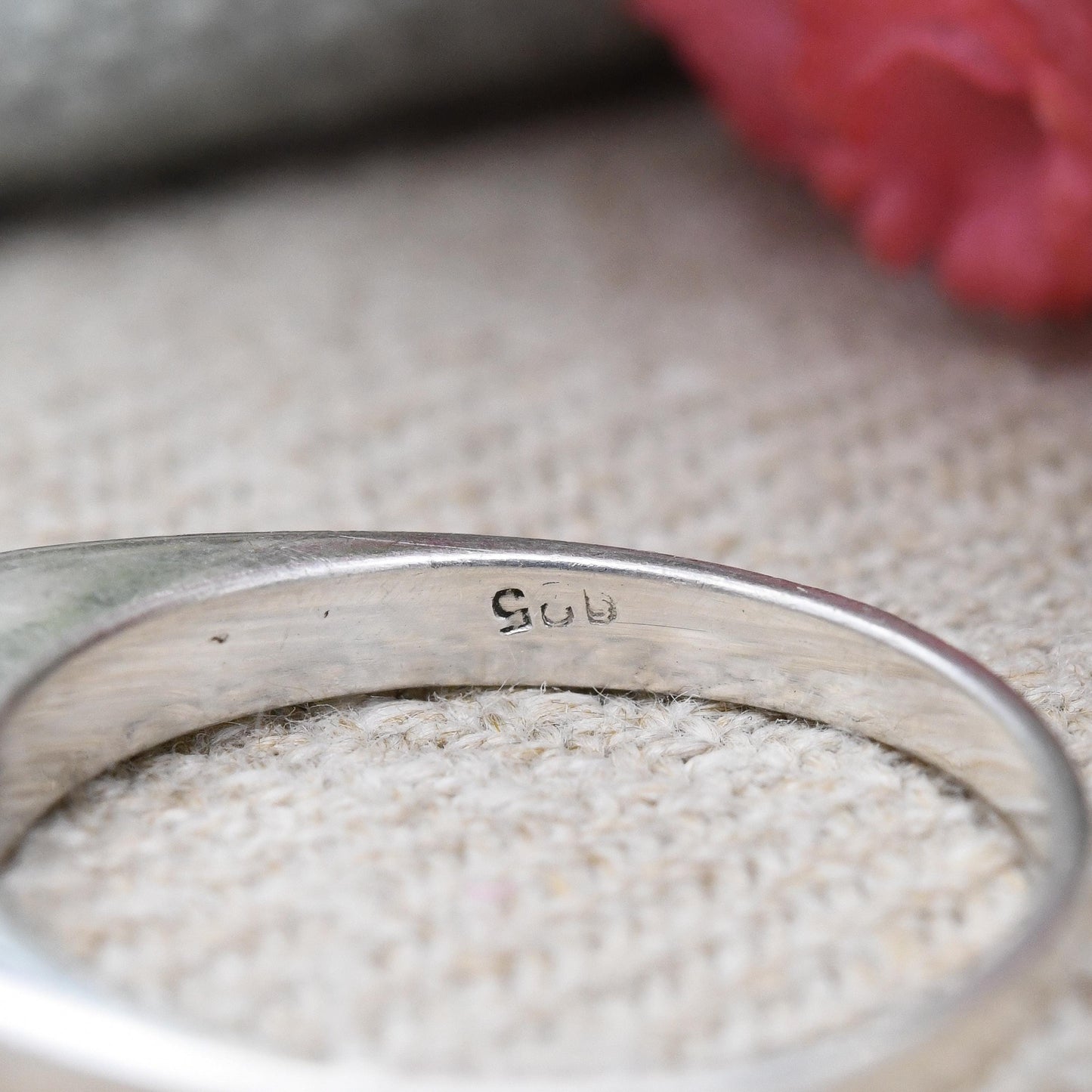 Vintage Sterling Silver and Bone Ring - Quirky Solid Silver Jewellery Gift with Bone Inlay | UK Size - N 1/2 | US Size - 7