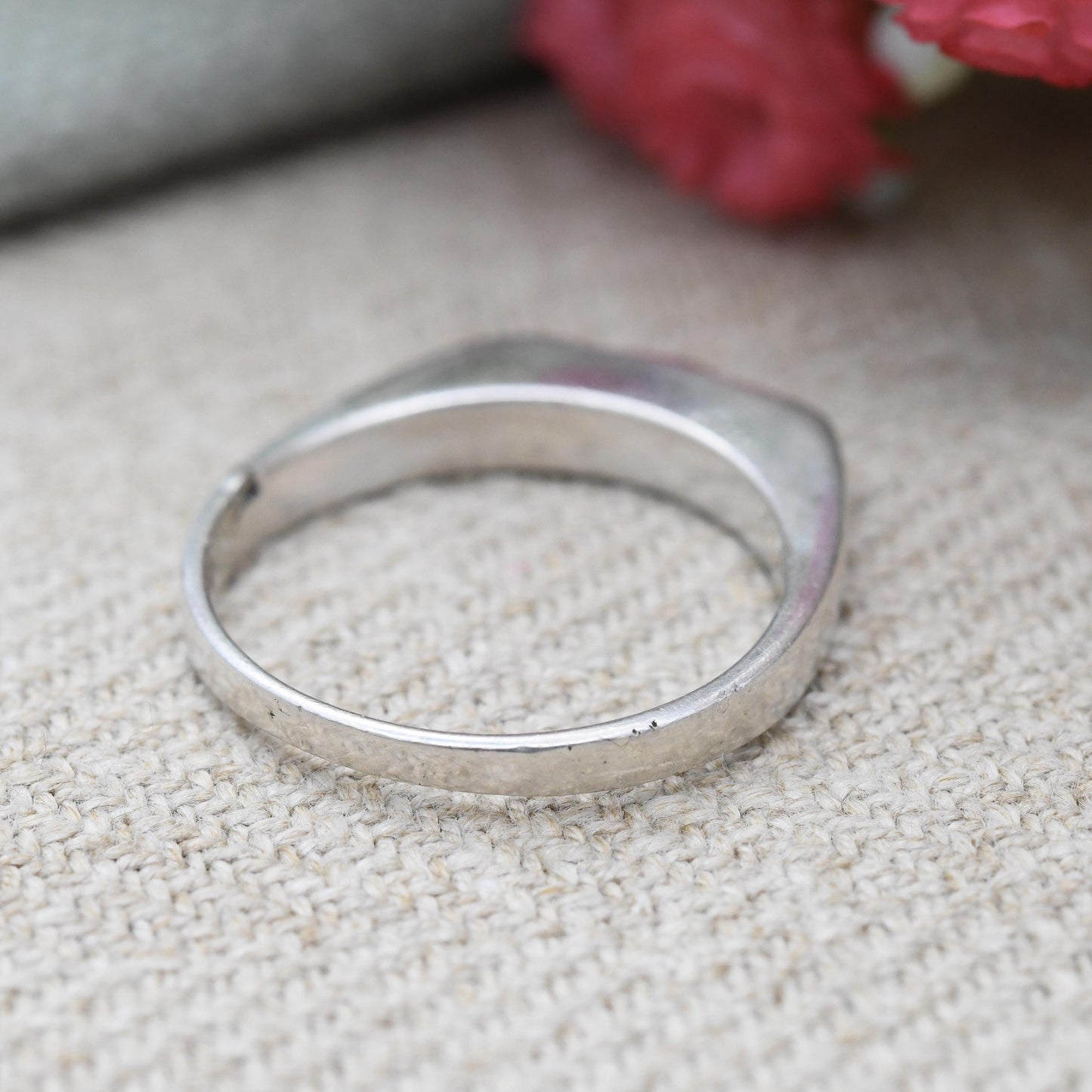 Vintage Sterling Silver and Bone Ring - Quirky Solid Silver Jewellery Gift with Bone Inlay | UK Size - N 1/2 | US Size - 7