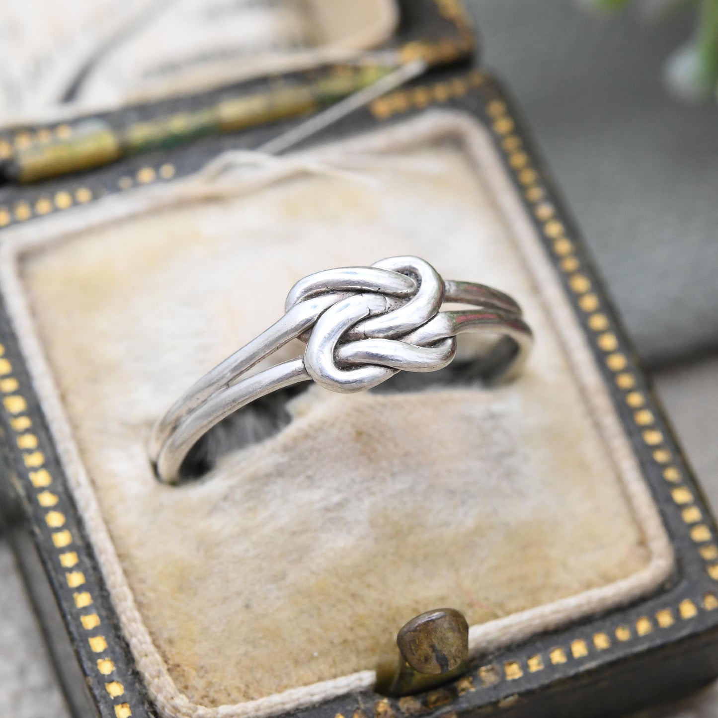 Vintage Sterling Silver Knot Ring - Minimalist Unisex Twisted Band Pretzel Design | UK Size - N | US Size - 6 3/4