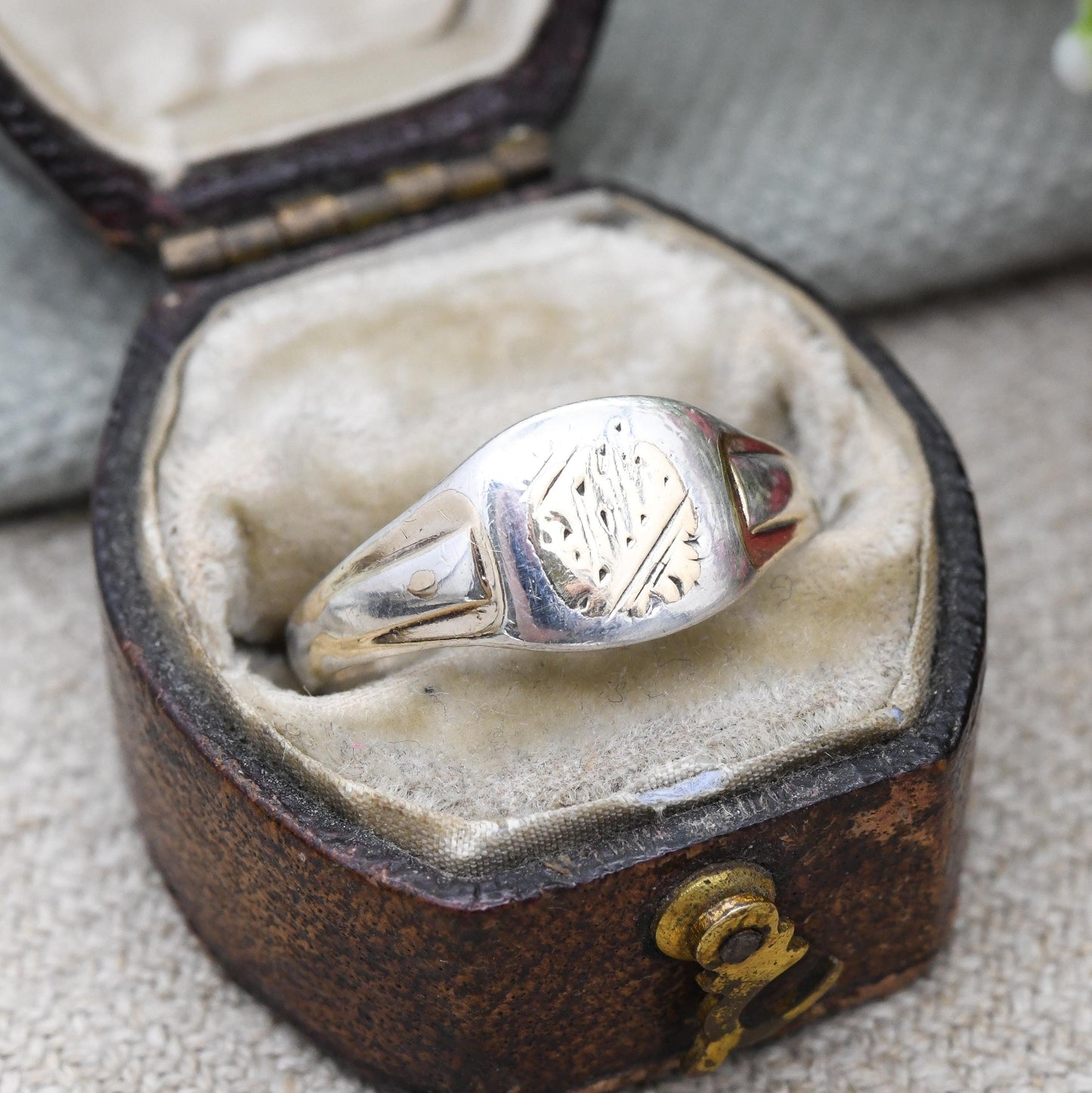 Vintage Sterling Silver Signet Ring Engraved - Mid-Century Gold Plated Unisex Signet Ring Jewellery Gift | UK Size - P | US Size - 7 1/2