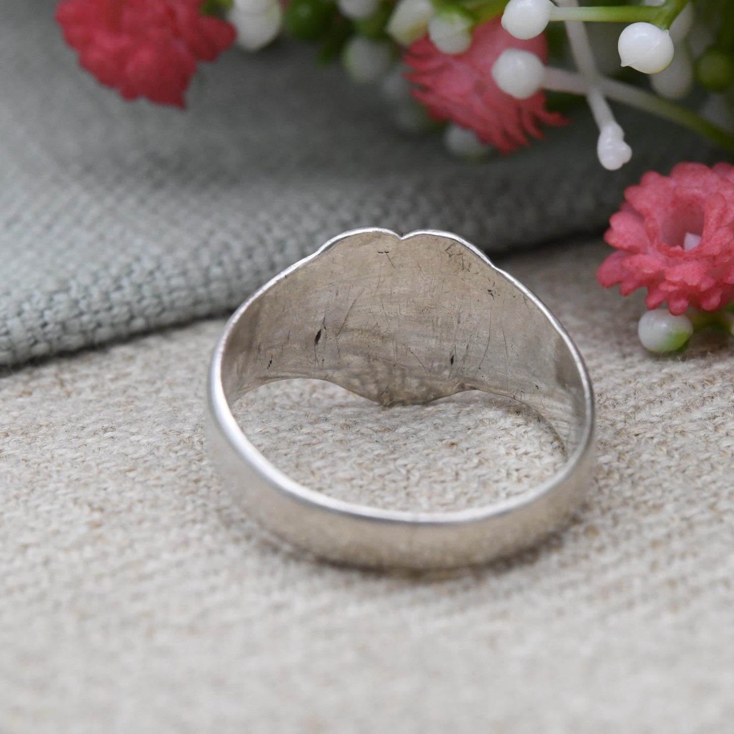 Vintage Silver Heart Signet Ring Desert Scene and Palm Trees - WWII Era Trench Art Military Souvenir Jewellery | UK Size - R US Size - 8 3/4