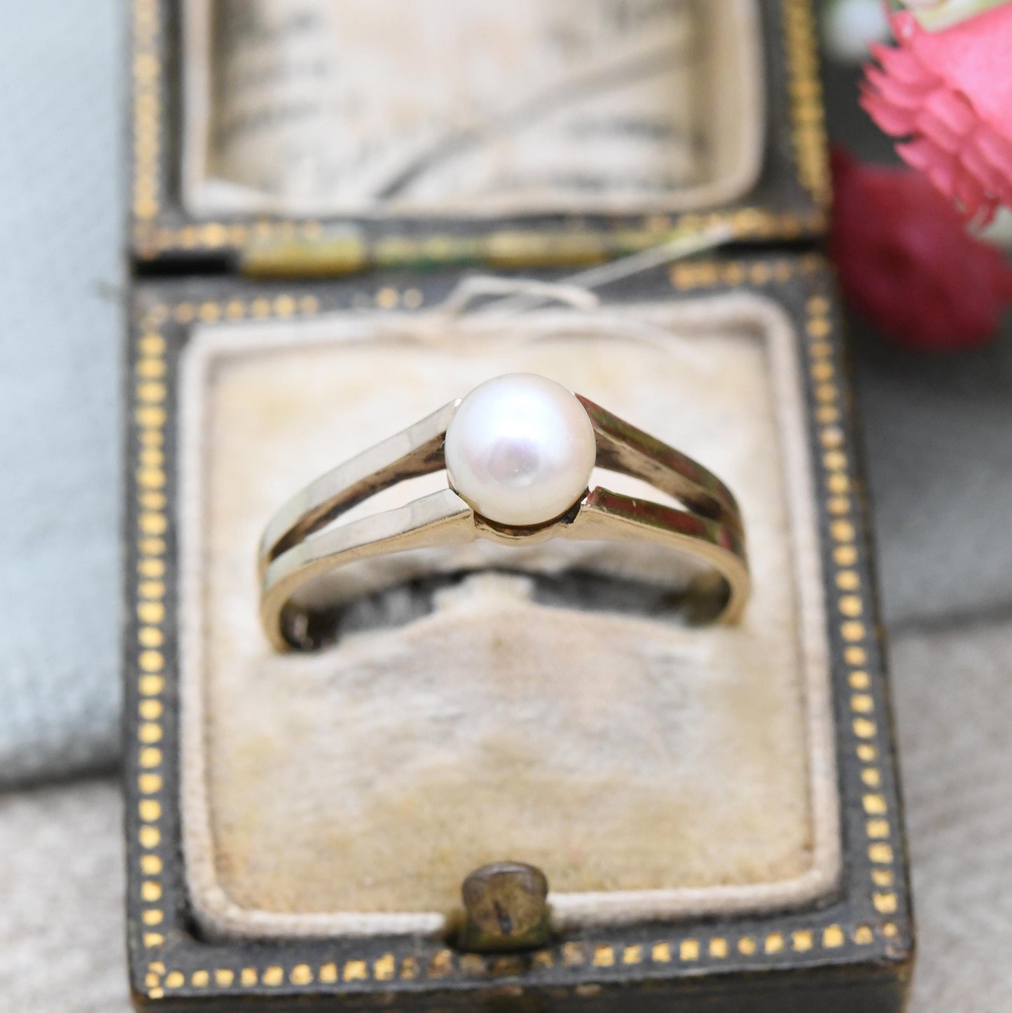 Vintage 9ct Gold Pearl Solitaire Ring 1977 - Mid-Century White Stone | Stylish 1970s Real Pearl Jewellery | UK Size - Q 1/2 US Size - 8 1/2