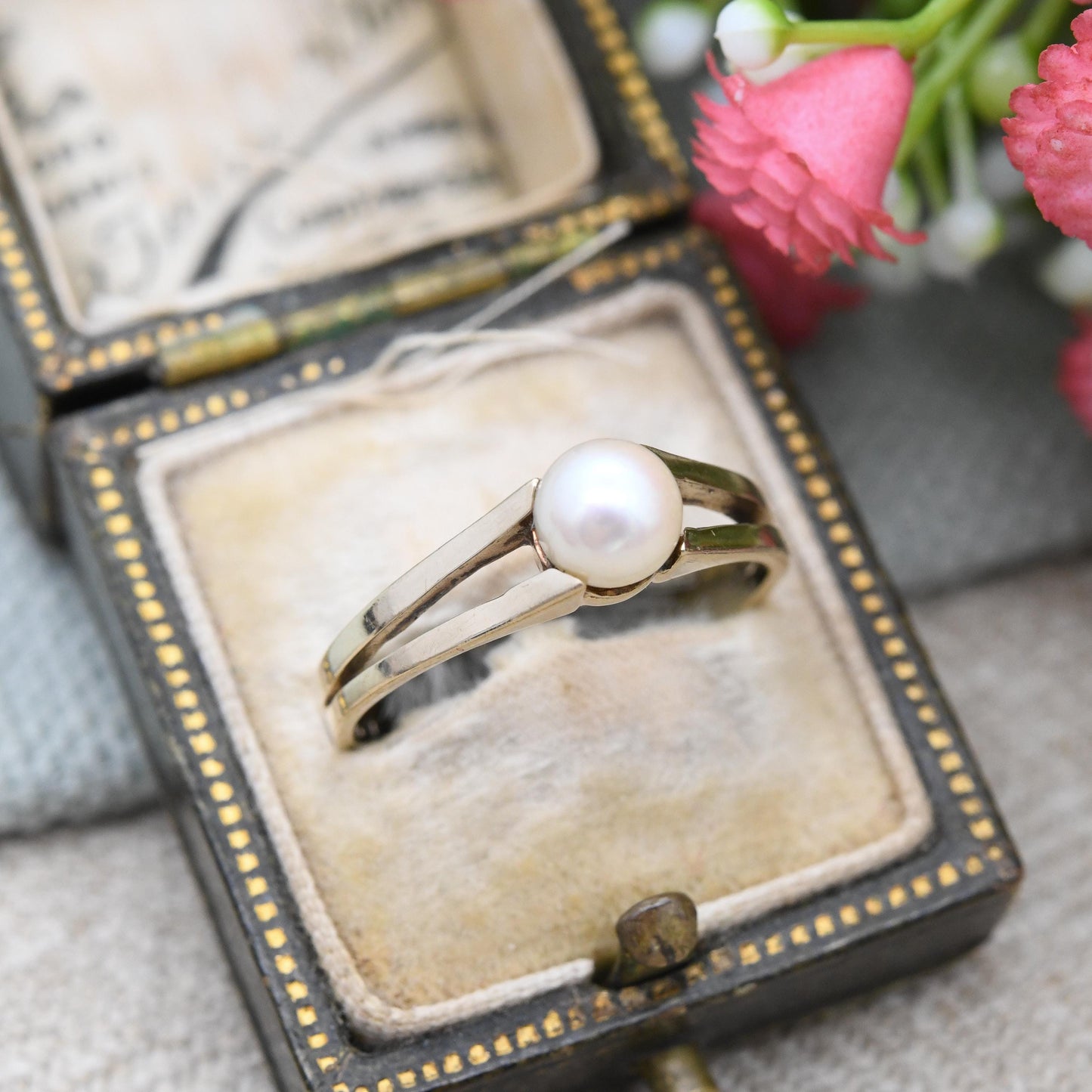 Vintage 9ct Gold Pearl Solitaire Ring 1977 - Mid-Century White Stone | Stylish 1970s Real Pearl Jewellery | UK Size - Q 1/2 US Size - 8 1/2