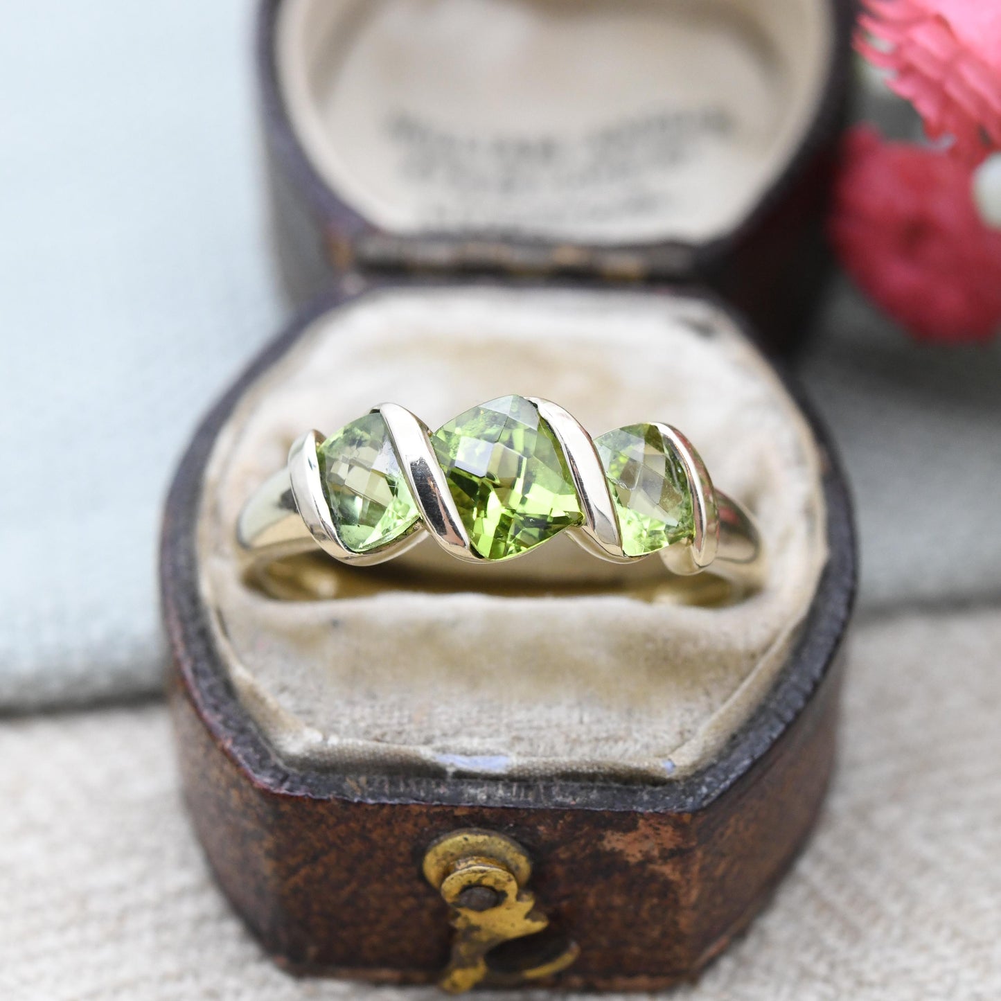 9ct Gold Peridot Three Stone Ring Twisted Bar Set - Square 3 Stone Green Gemstone Jewellery Gift for Her | UK Size - U 1/2 US Size - 10 1/4