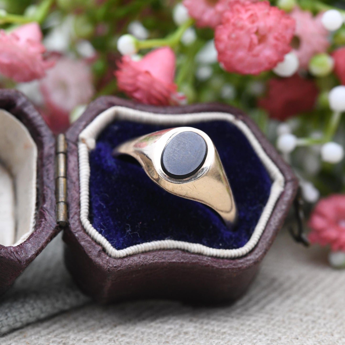 Vintage 9ct Gold Onyx Signet Ring 1979 by Fred Manshaw - Unisex Gift for Him Mid-Century Jewellery Oval Black | UK Size - P US Size - 7 3/4