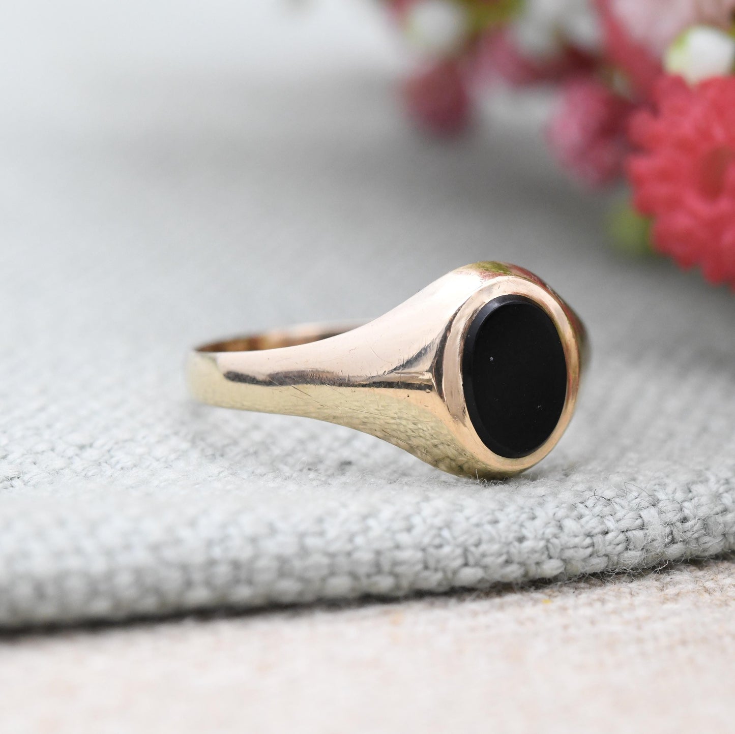 Vintage 9ct Gold Onyx Signet Ring 1979 by Fred Manshaw - Unisex Gift for Him Mid-Century Jewellery Oval Black | UK Size - P US Size - 7 3/4