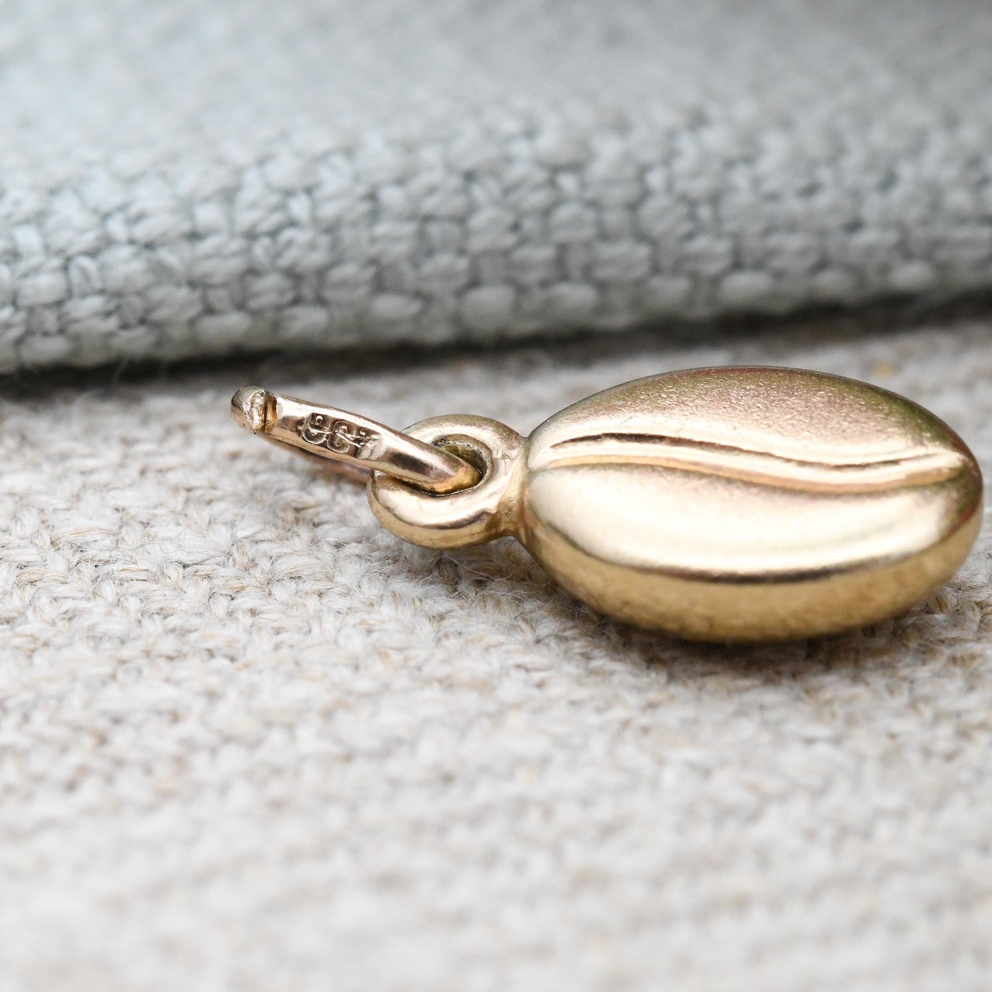 Vintage 9ct Gold Coffee Bean Charm Pendant - Matt Finish Solid Gold Jewellery | Symbol of Nature Life Growth | Gift for Charm Collection
