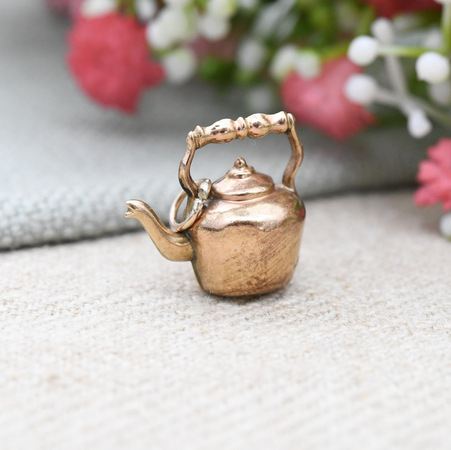 Vintage 9ct Gold Kettle Charm Pendant 1978 - Old Tea Pot Style Rose Gold Colour | Light Hollow Solid Gold Jewellery | UK Hallmarks