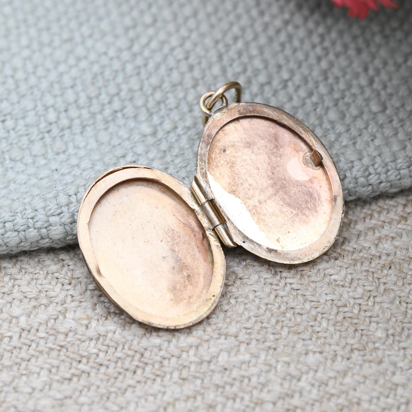 Vintage 9ct Gold Locket Pendant 1991 - Small Oval Locket Charm Pendant | Solid Gold Sentimental Jewellery Gift for Her | UK Hallmarks