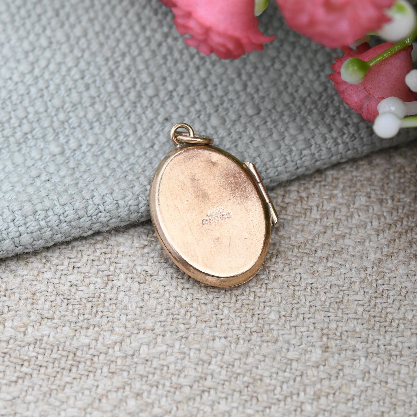 Vintage 9ct Gold Locket Pendant 1991 - Small Oval Locket Charm Pendant | Solid Gold Sentimental Jewellery Gift for Her | UK Hallmarks