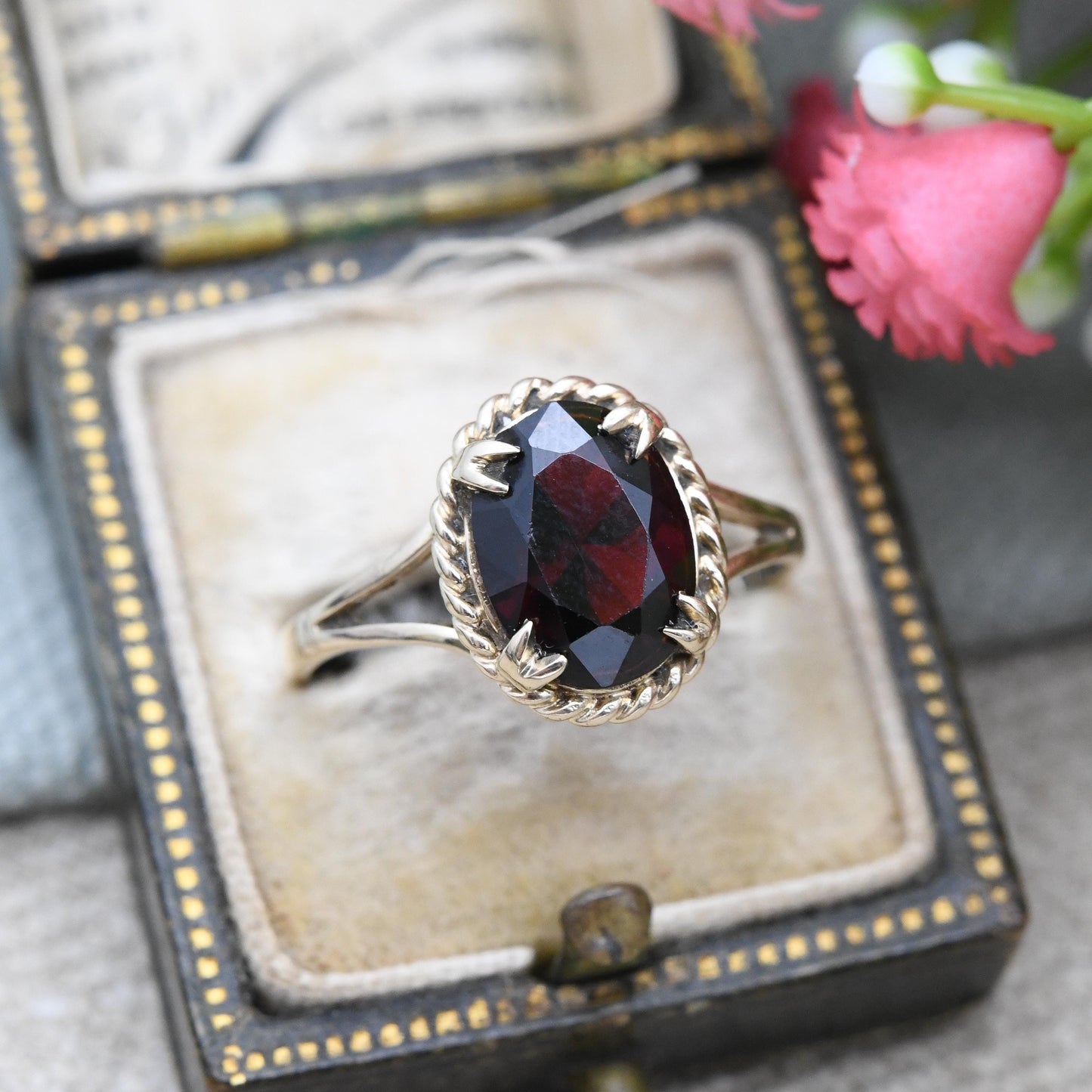 Vintage 9ct Gold Garnet Statement Ring 1975 - January Birthstone Large Stone | Gold Jewellery Rope Twist Bezel | UK Size - Q | US Size - 8