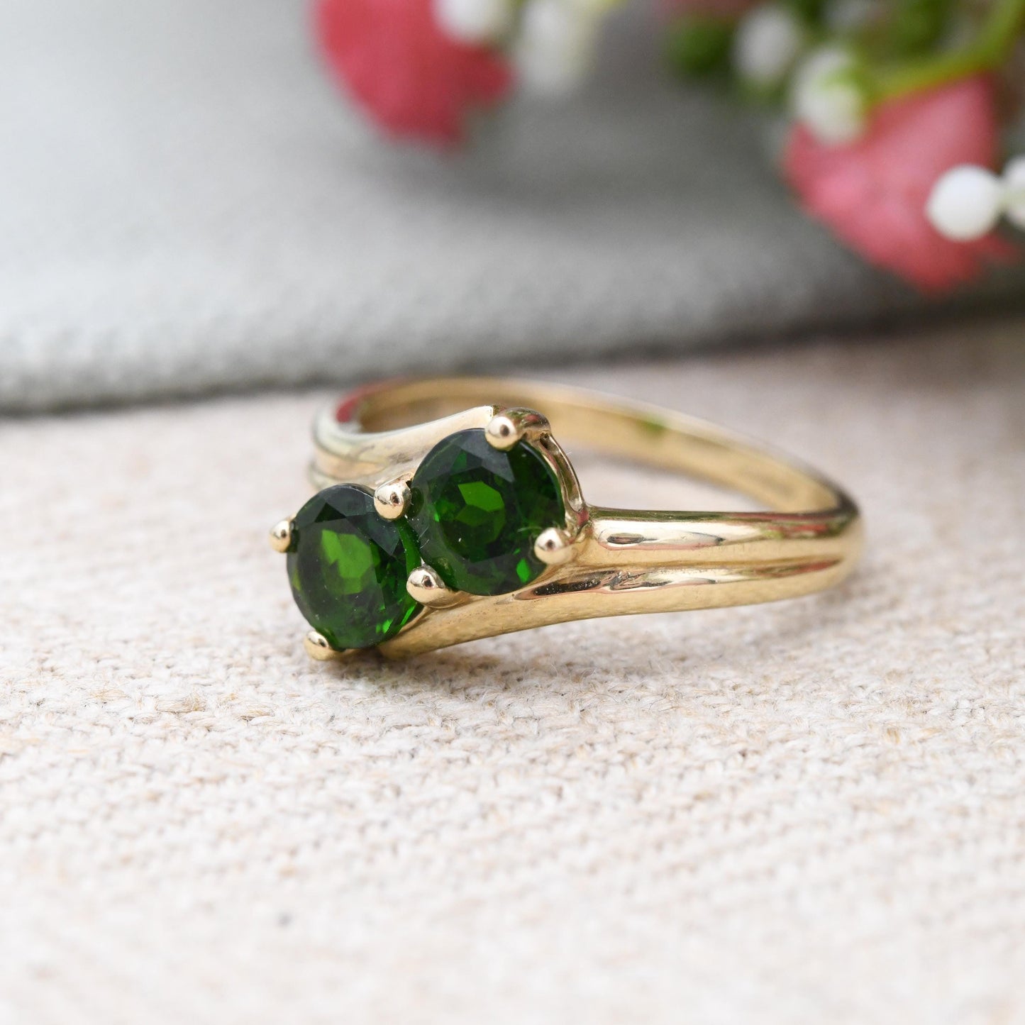 9ct Gold Toi et Moi Ring with Large Green Stones 2005 - Contemporary Cocktail Statement Gemstone Ring | UK Size - Q | US Size - 8
