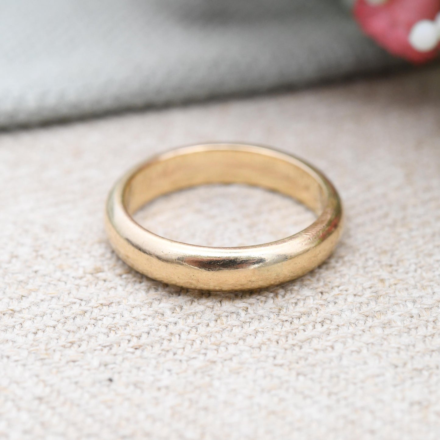 Vintage Solid 9ct Gold Band Ring - Unisex Minimalist Mid-Century Jewellery Yellow Gold Wedding Band | UK Size - O | US Size - 7 1/4
