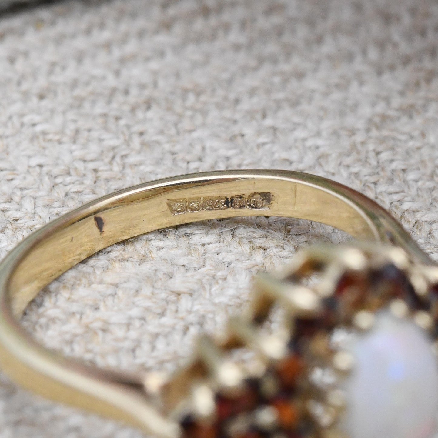 Vintage 9ct Gold Opal and Garnet Cluster Ring 1990 - Dramatic Statement Ring Red White Gemstones Side Stones | UK Size - J | US Size - 4 3/4