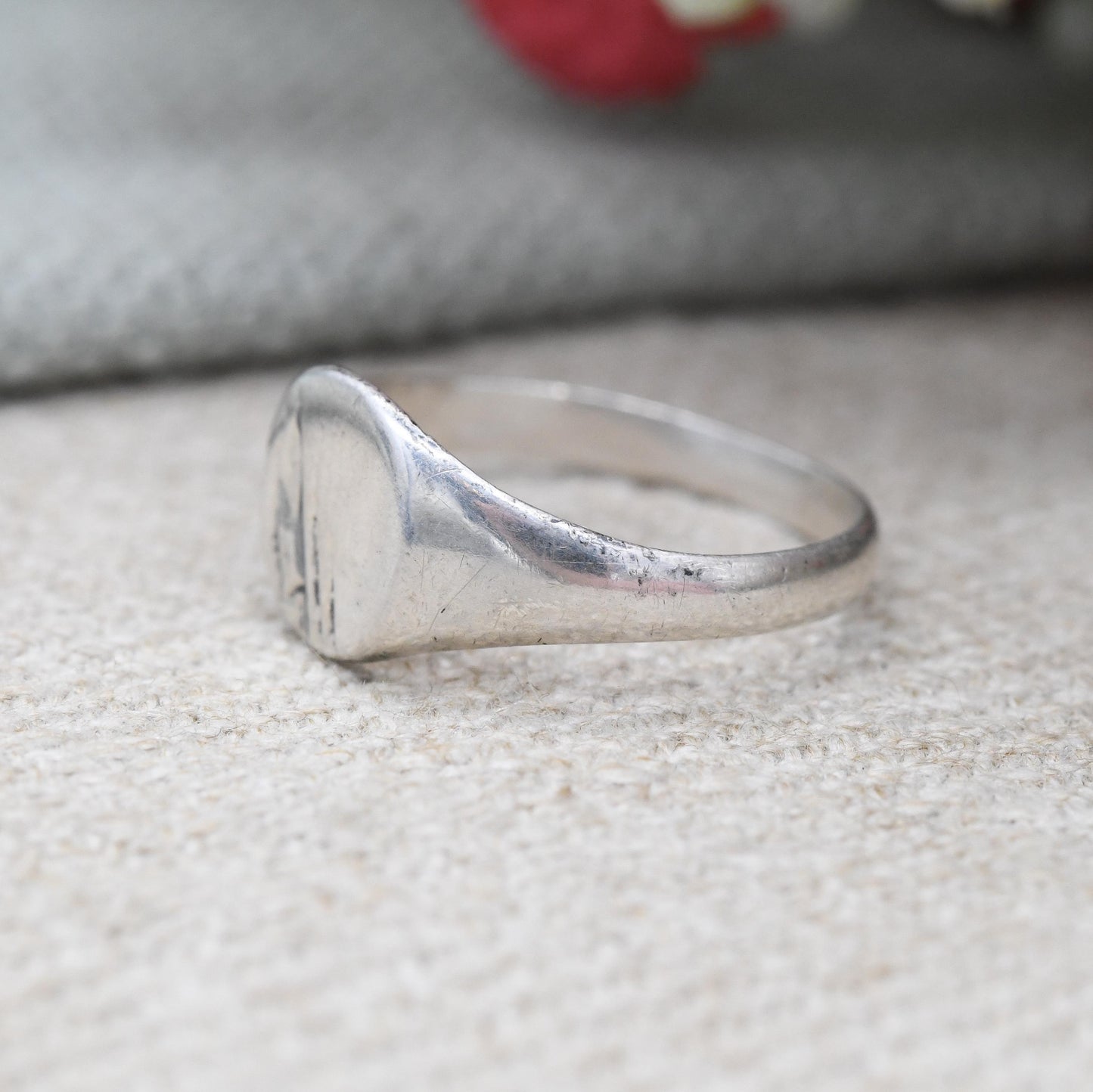 Vintage Sterling Silver Signet Ring - Mid-Century Small Unisex Ring Engraved Pattern | Everyday Pinkie Ring | UK Size - K | US Size - 5 1/4