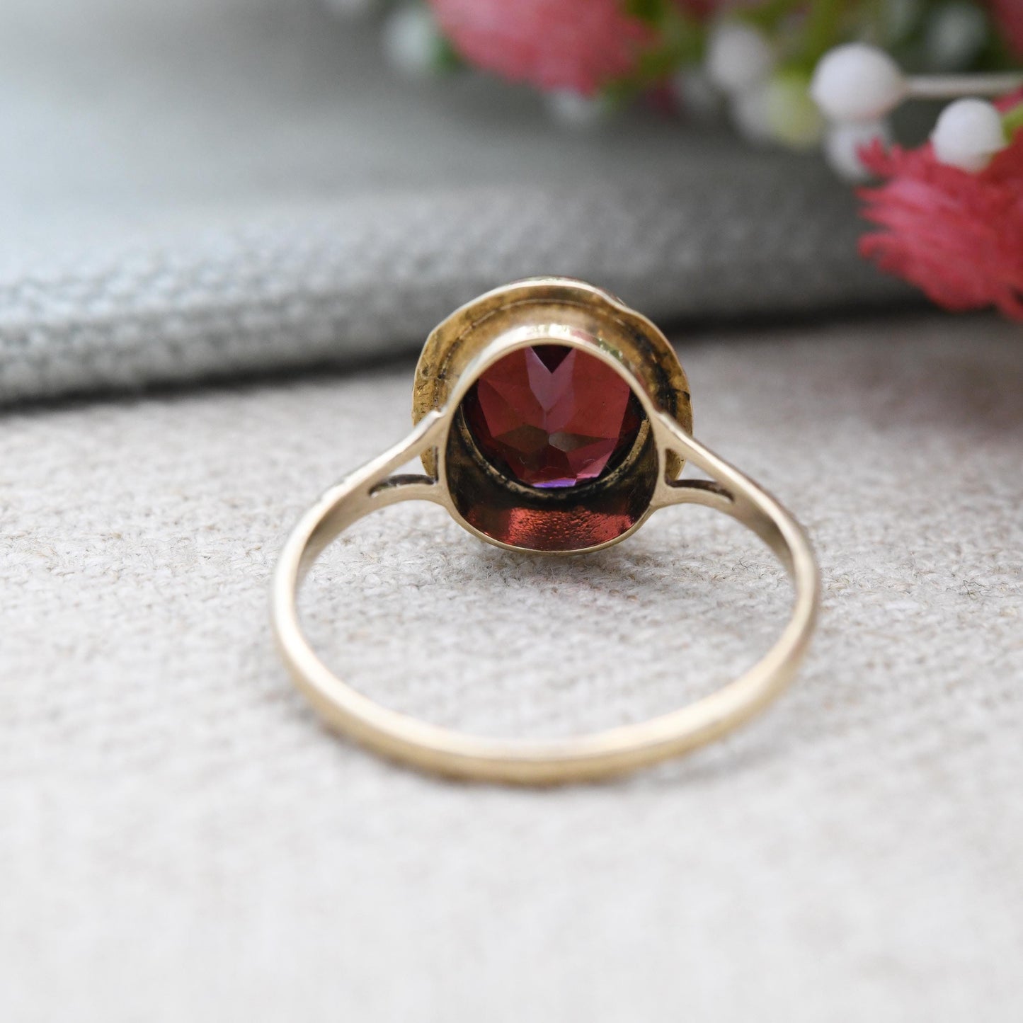Vintage 9ct Gold Garnet Signet Ring 1999 - Statement Faceted Large Red Gemstone Gold Jewellery Gift | UK Size - P | US Size - 7 1/2