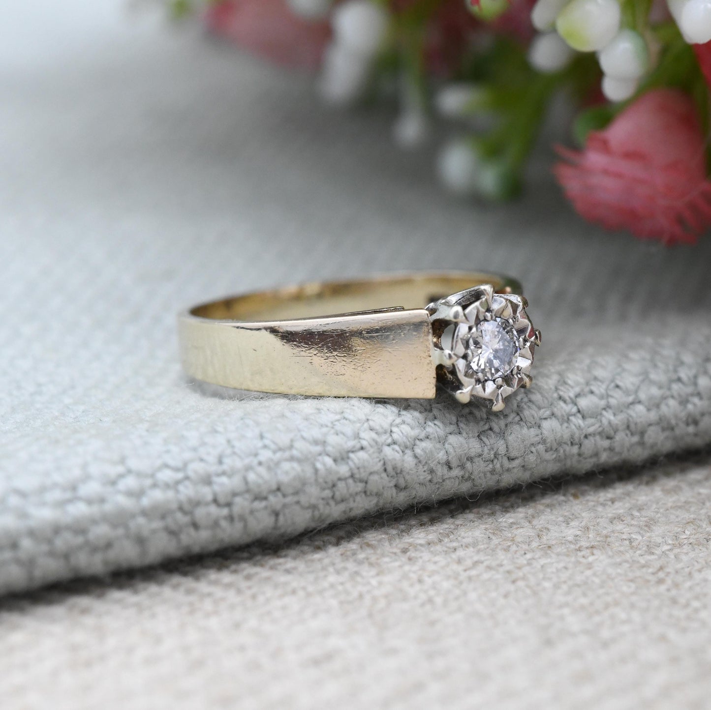 Vintage 9ct Gold Diamond Solitaire Ring 1975 - Star Illusion Set Stone Ring | Statement Dress Ring Mid-Century | UK Size - O US Size - 7 1/4