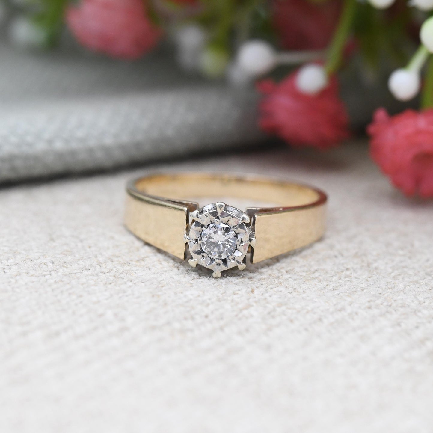 Vintage 9ct Gold Diamond Solitaire Ring 1975 - Star Illusion Set Stone Ring | Statement Dress Ring Mid-Century | UK Size - O US Size - 7 1/4