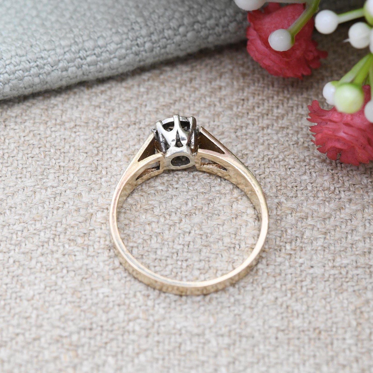 Vintage 9ct Gold Diamond Solitaire Ring 1975 - Star Illusion Set Stone Ring | Statement Dress Ring Mid-Century | UK Size - O US Size - 7 1/4
