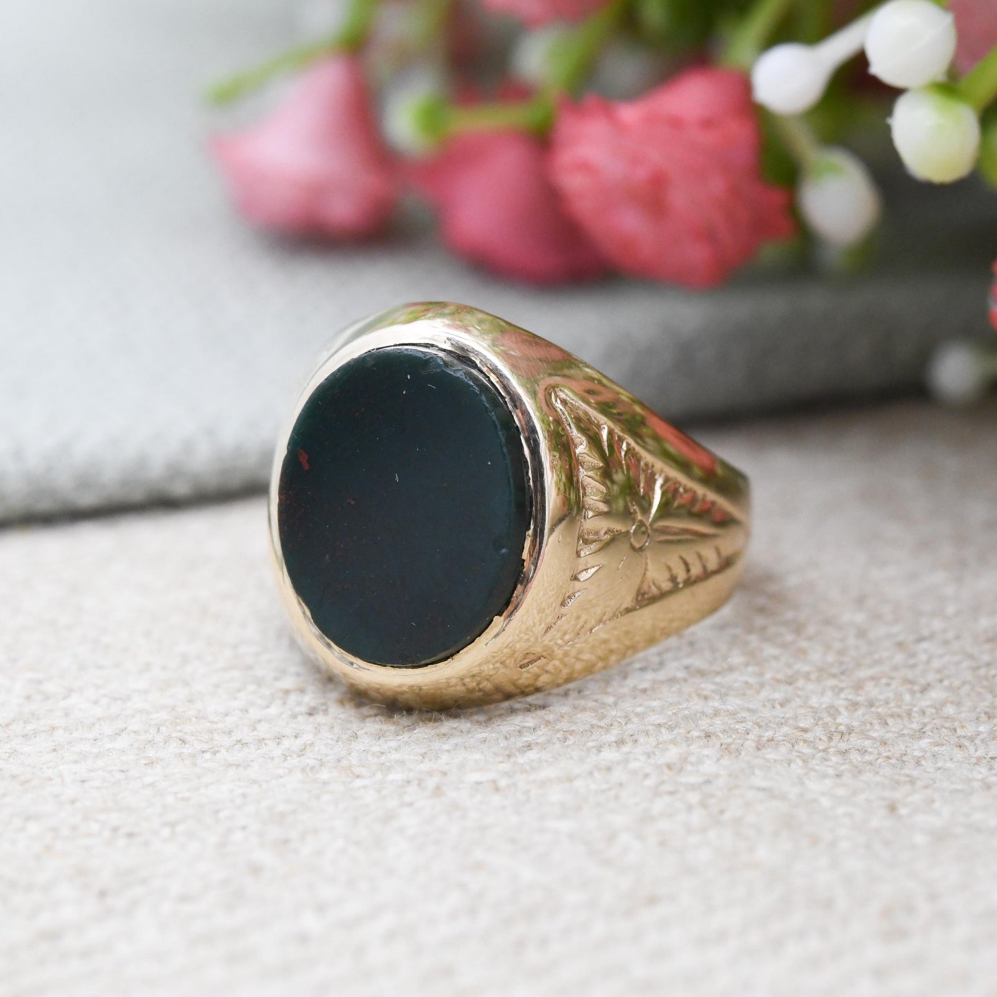Vintage 9ct Gold Bloodstone Signet Ring 1967 with Flower Shank - Large Green Gemstone Ring Gift for Boyfriend | UK Size - P 1/2 US Size - 8