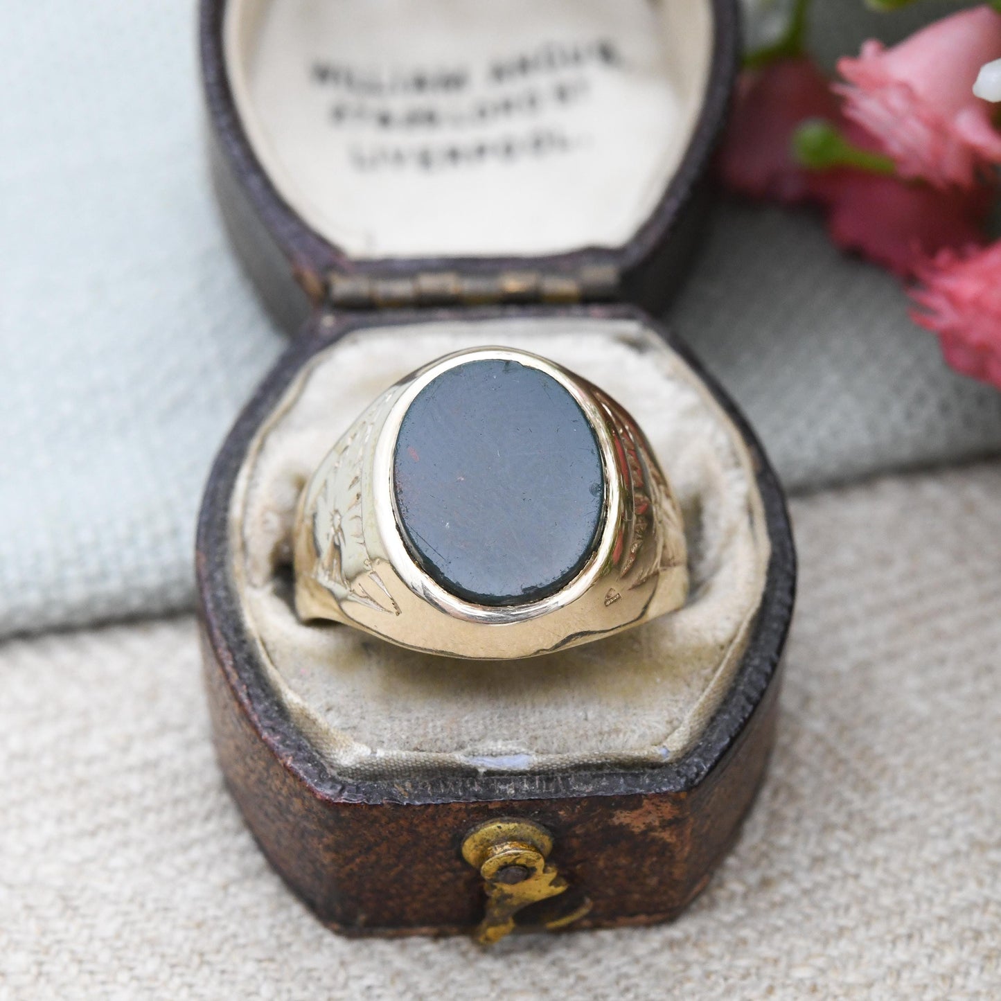 Vintage 9ct Gold Bloodstone Signet Ring 1967 with Flower Shank - Large Green Gemstone Ring Gift for Boyfriend | UK Size - P 1/2 US Size - 8