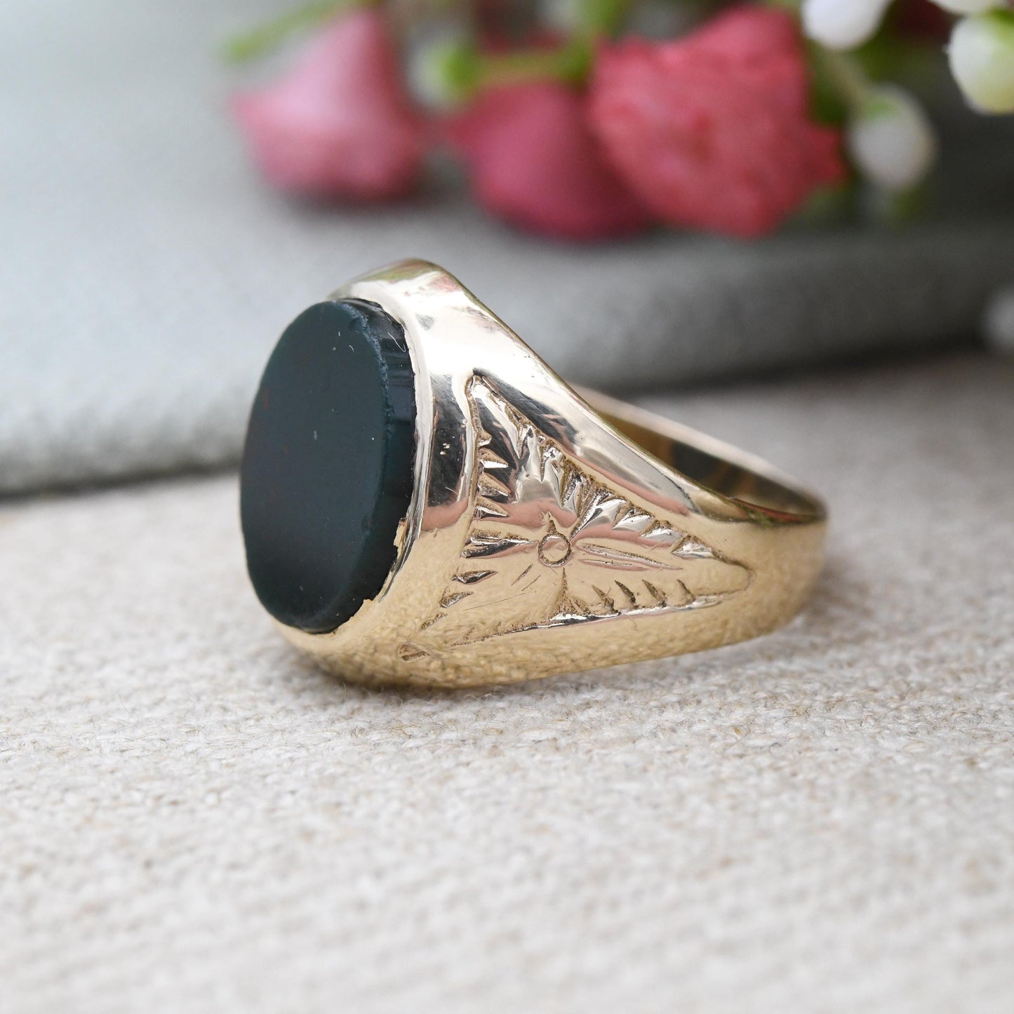 Vintage 9ct Gold Bloodstone Signet Ring 1967 with Flower Shank - Large Green Gemstone Ring Gift for Boyfriend | UK Size - P 1/2 US Size - 8
