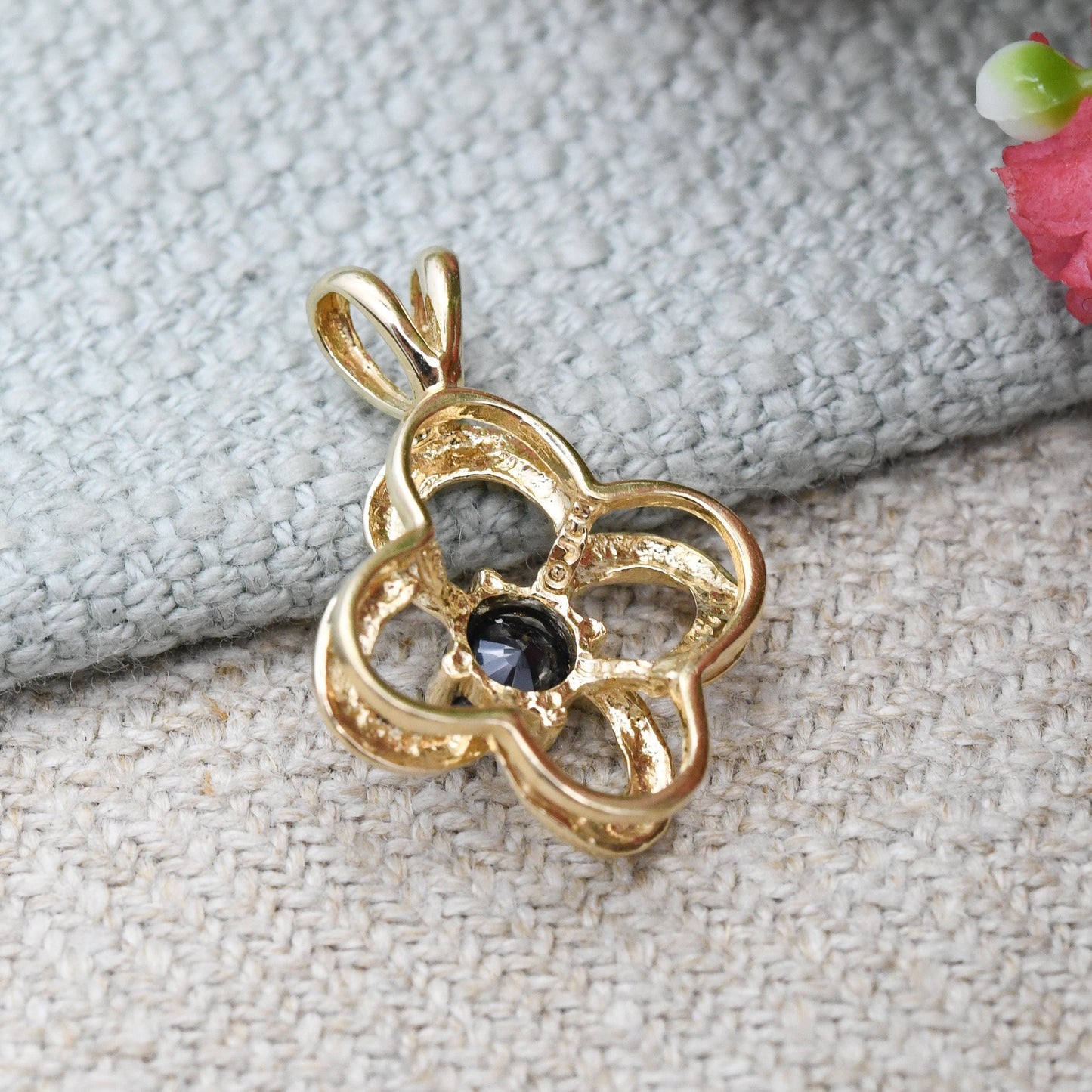 Vintage 14ct Gold Sapphire Flower Pendant - Quatrefoil Cross Shape Solitaire Gemstone | Jewellery Gift for Charm Necklace Stack
