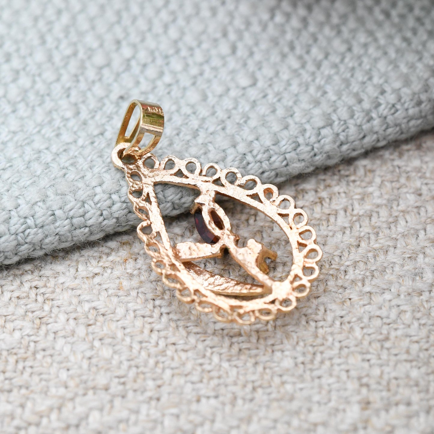 Vintage 9ct Gold Garnet Flower Pendant with White Stone - Marquise Red Stone | Bulrush Tulip | Pretty January Birthstone Jewellery Gift
