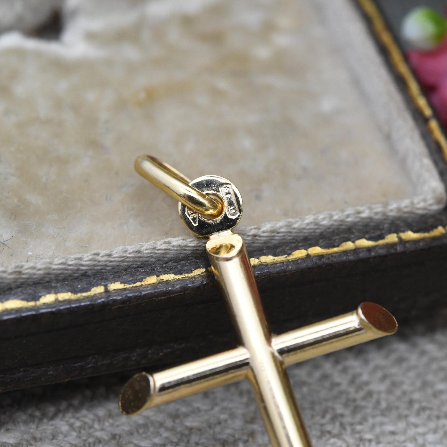 Unoaerre Vintage 9ct Gold Cross Pendant - Italian Designer Jewellery Yellow Gold Christian Religious Necklace Gift Christening Baptism