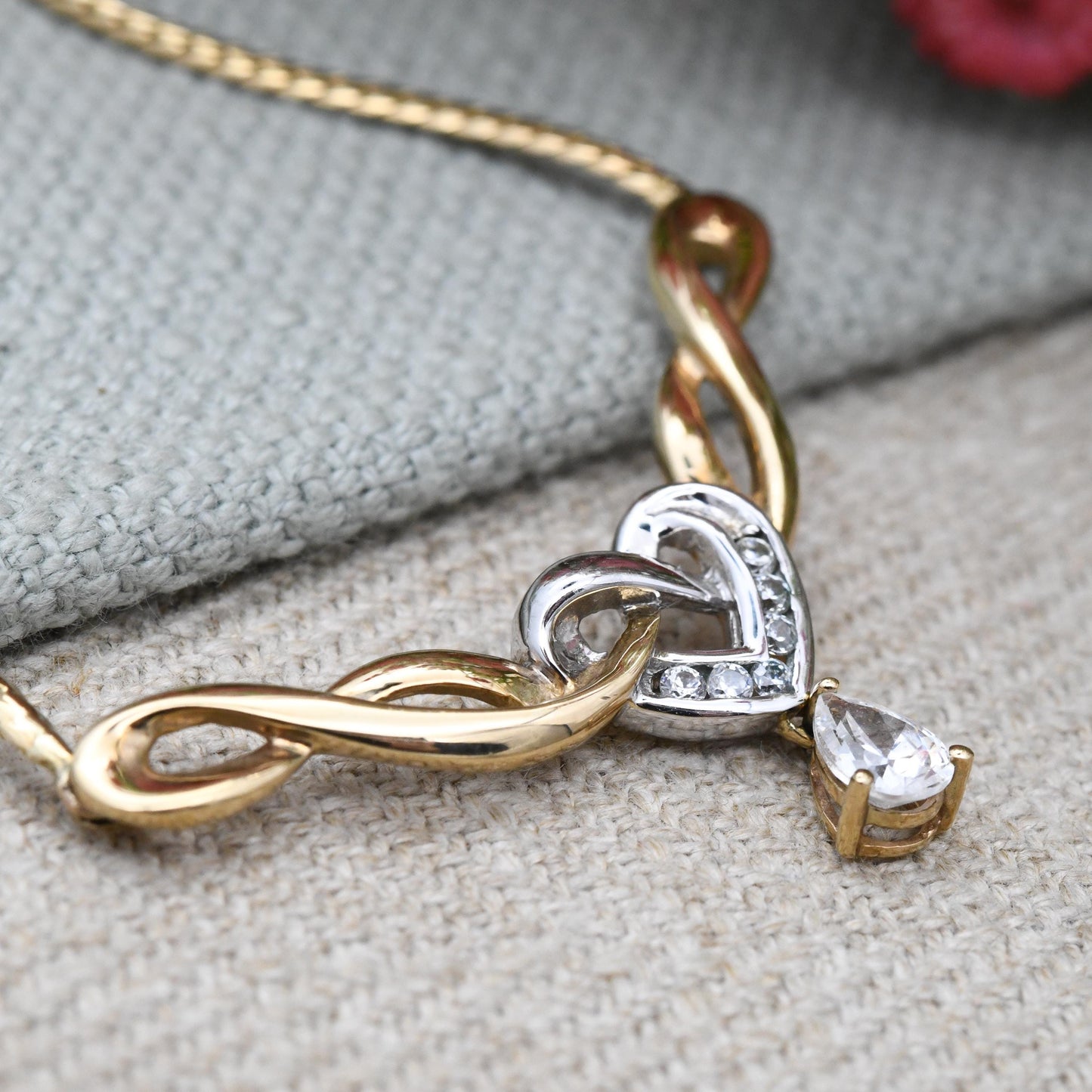 Vintage 9ct Gold Heart Pendant Necklace - Knotted Integral Teardrop Pretty Ornate Solid Gold Jewellery Gift for Her | Y2K 2000s Yellow Gold