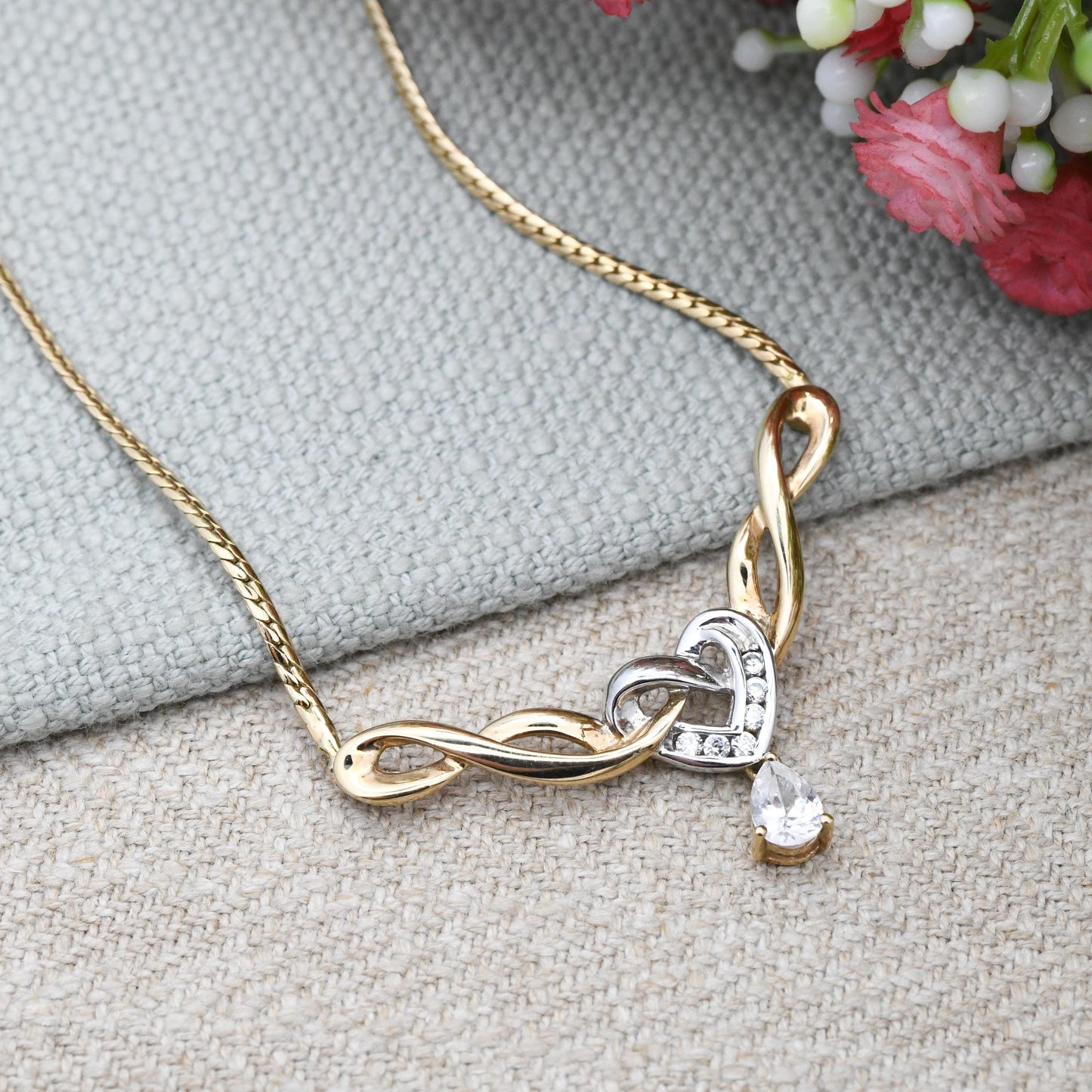Vintage 9ct Gold Heart Pendant Necklace - Knotted Integral Teardrop Pretty Ornate Solid Gold Jewellery Gift for Her | Y2K 2000s Yellow Gold