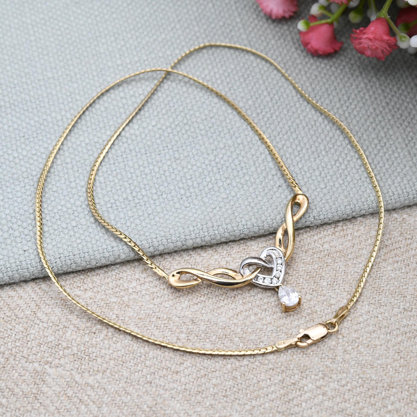 Vintage 9ct Gold Heart Pendant Necklace - Knotted Integral Teardrop Pretty Ornate Solid Gold Jewellery Gift for Her | Y2K 2000s Yellow Gold