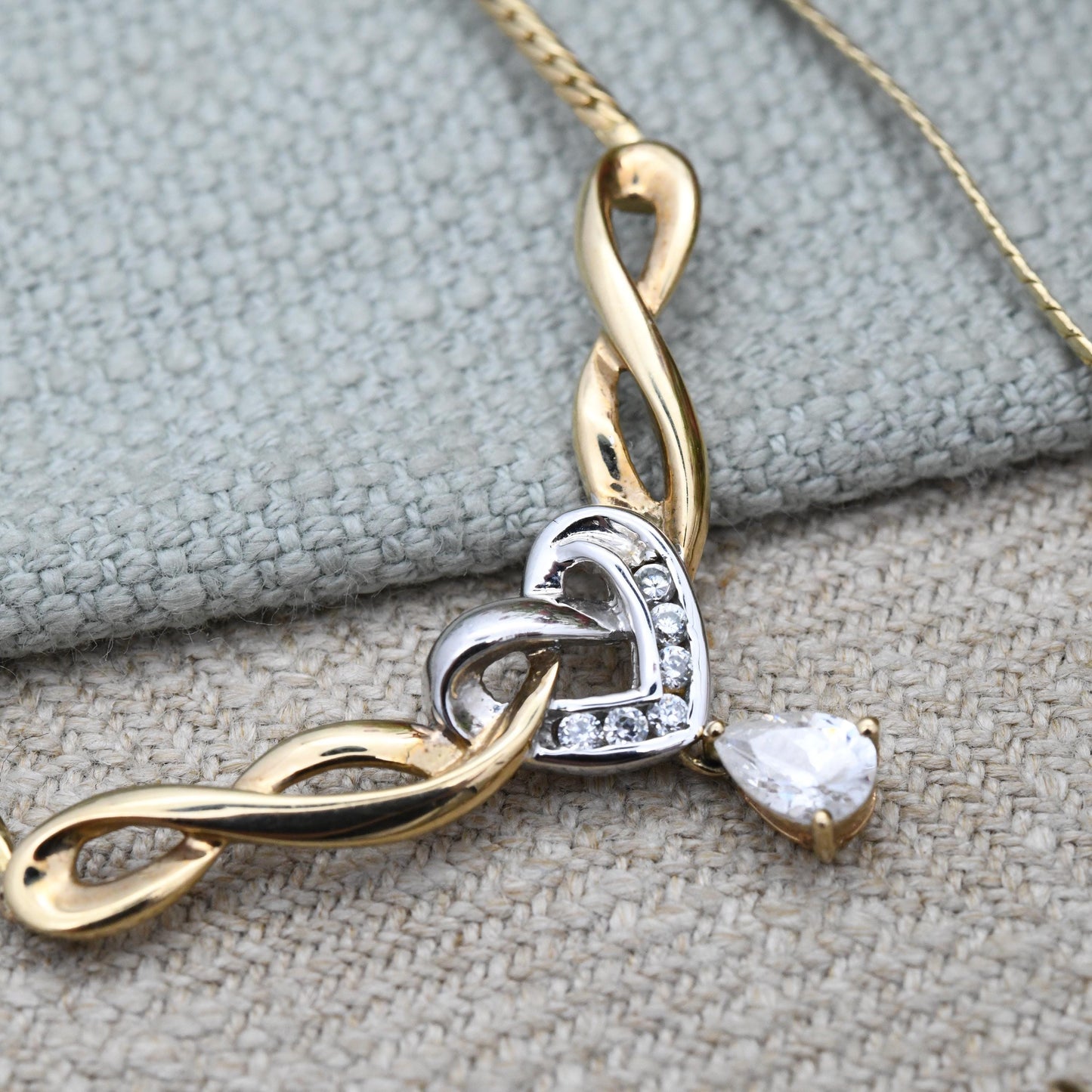 Vintage 9ct Gold Heart Pendant Necklace - Knotted Integral Teardrop Pretty Ornate Solid Gold Jewellery Gift for Her | Y2K 2000s Yellow Gold