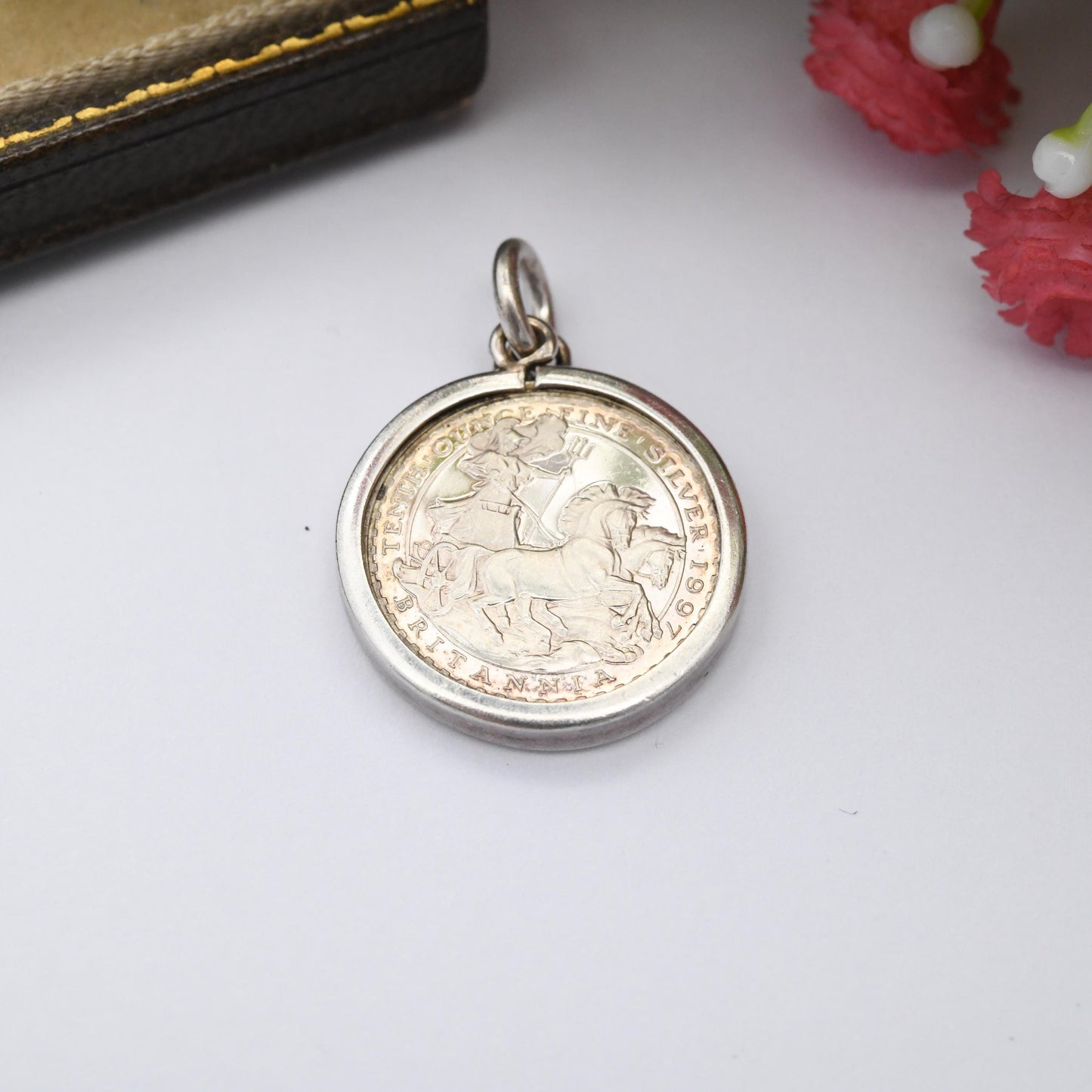 Vintage .958 Silver 1/10th OZ Britannia 1997 Pendant Charm - Elizabeth II Royal Souvenir | Collectable 20p Coin