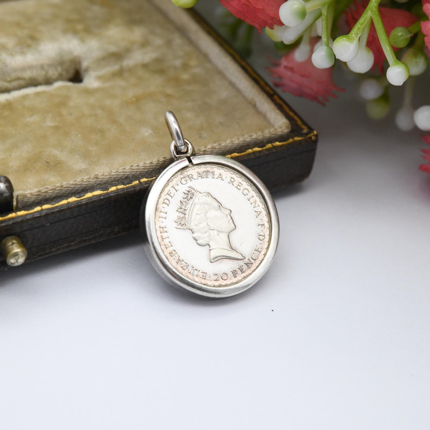Vintage .958 Silver 1/10th OZ Britannia 1997 Pendant Charm - Elizabeth II Royal Souvenir | Collectable 20p Coin