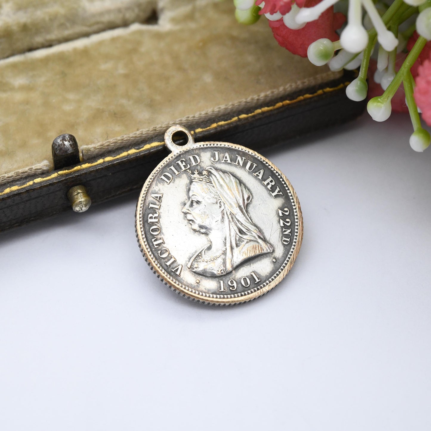 Antique 1901 British Royal Family Medal Pendant Victoria Death Edward and Alexandra Coronation - Queen Victoria Coin Jewellery Old Head
