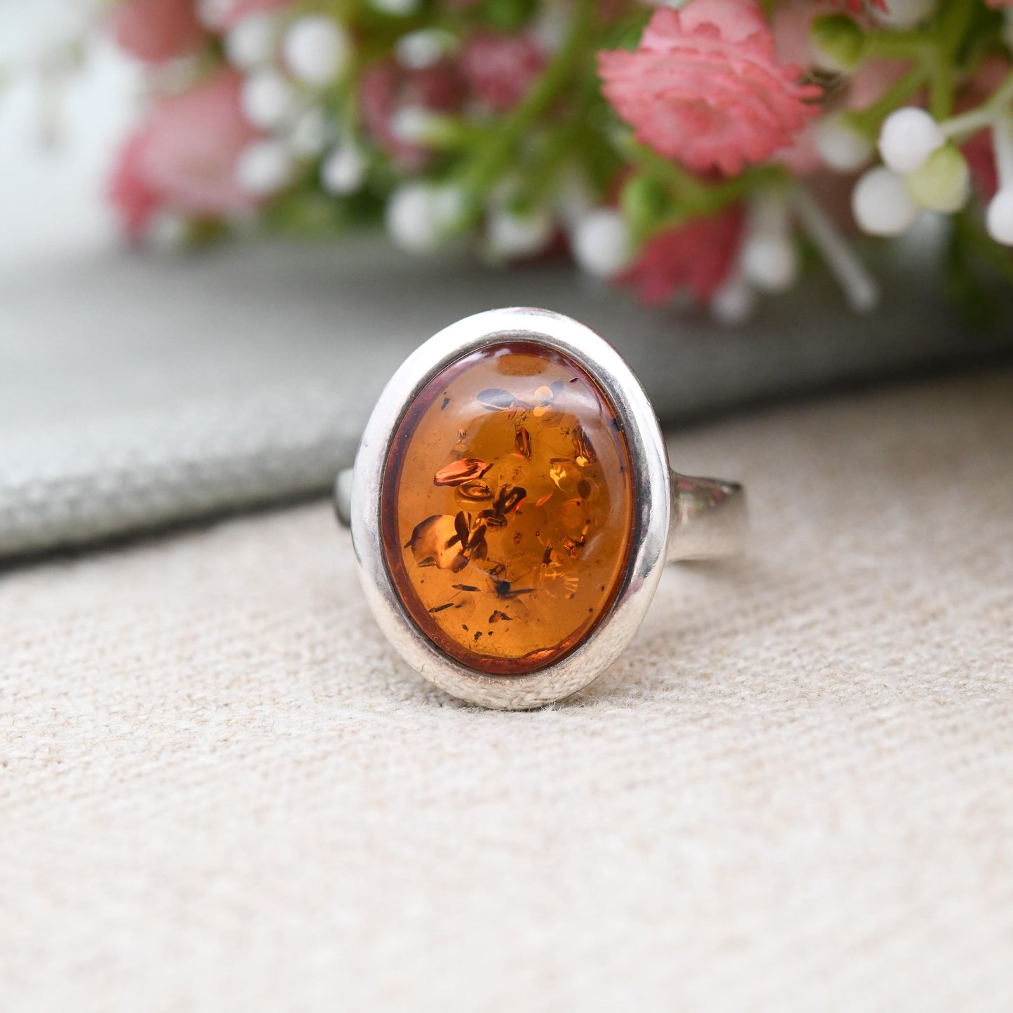 Vintage Sterling Silver Amber Ring - Pretty Unisex Minimal Design Silver Ring Large Orange Stone | UK Size - Q 1/2 | US Size - 8 1/4