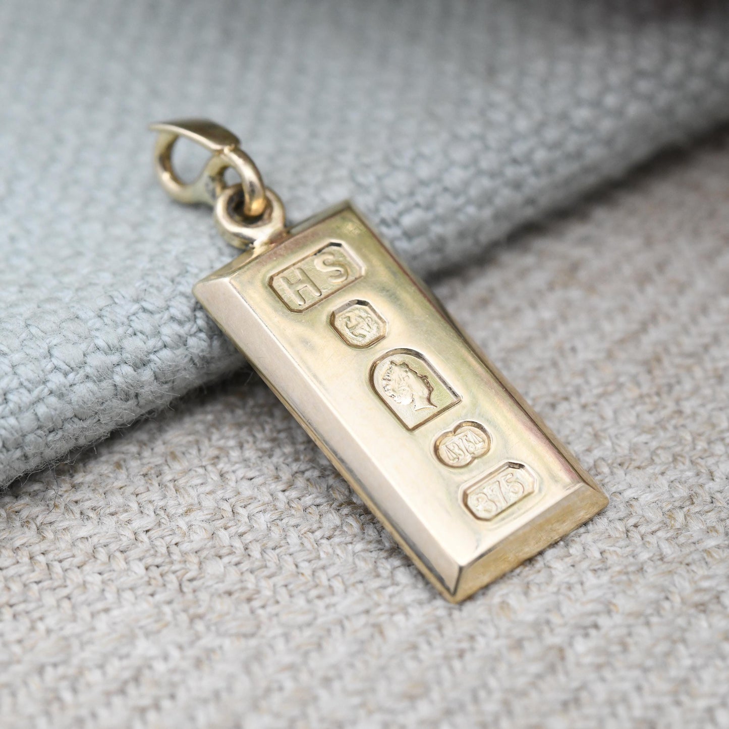 Vintage 1/10 oz 9ct Gold Ingot Pendant 2002 Queen Elizabeth Jubilee Hallmark HS - Solid Gold Unisex Jewellery Charm for Necklace Stack Small