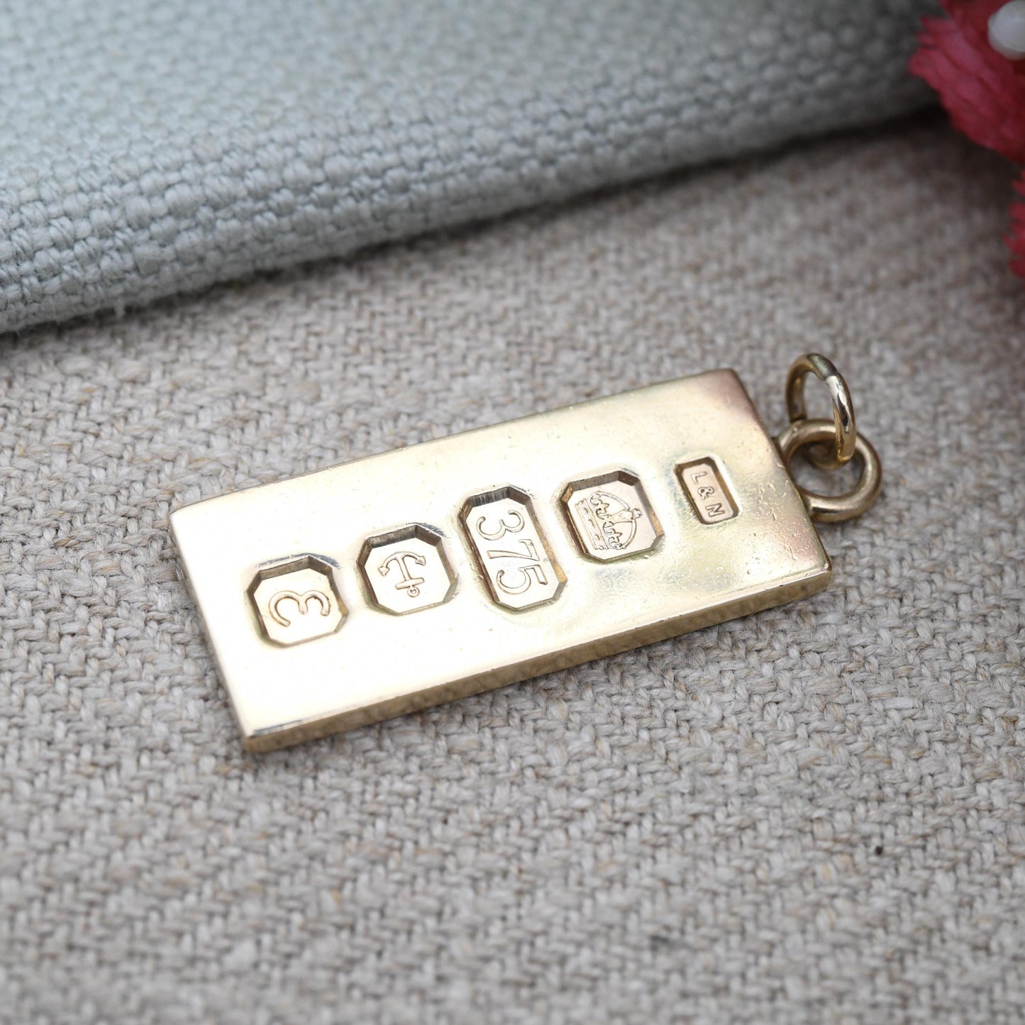 Vintage 9ct Gold Ingot Pendant 1979 L&N Birmingham Hallmark - Solid Gold Unisex Jewellery Charm for Necklace Stack Yellow Gold Gift for Him
