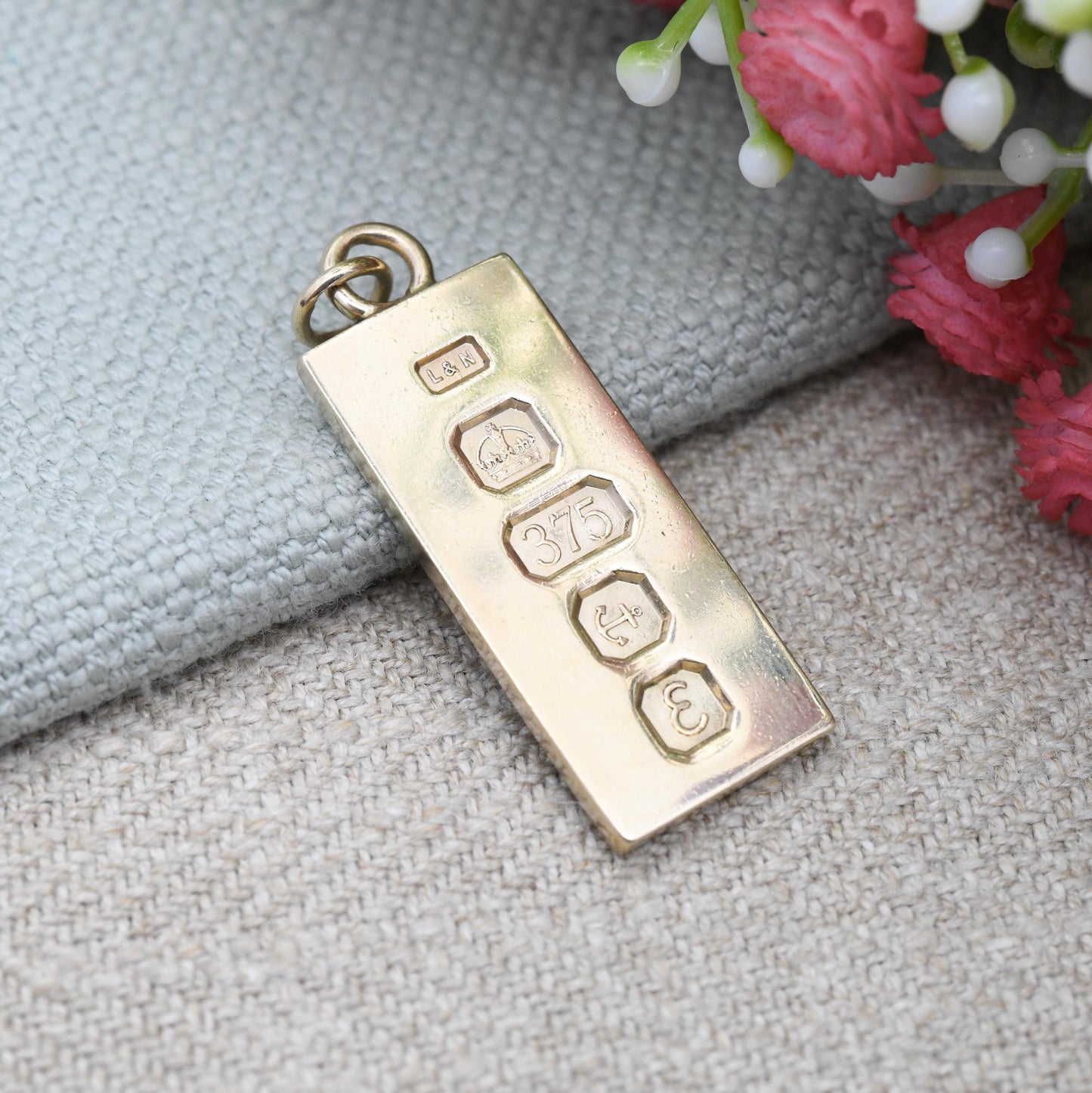 Vintage 9ct Gold Ingot Pendant 1979 L&N Birmingham Hallmark - Solid Gold Unisex Jewellery Charm for Necklace Stack Yellow Gold Gift for Him