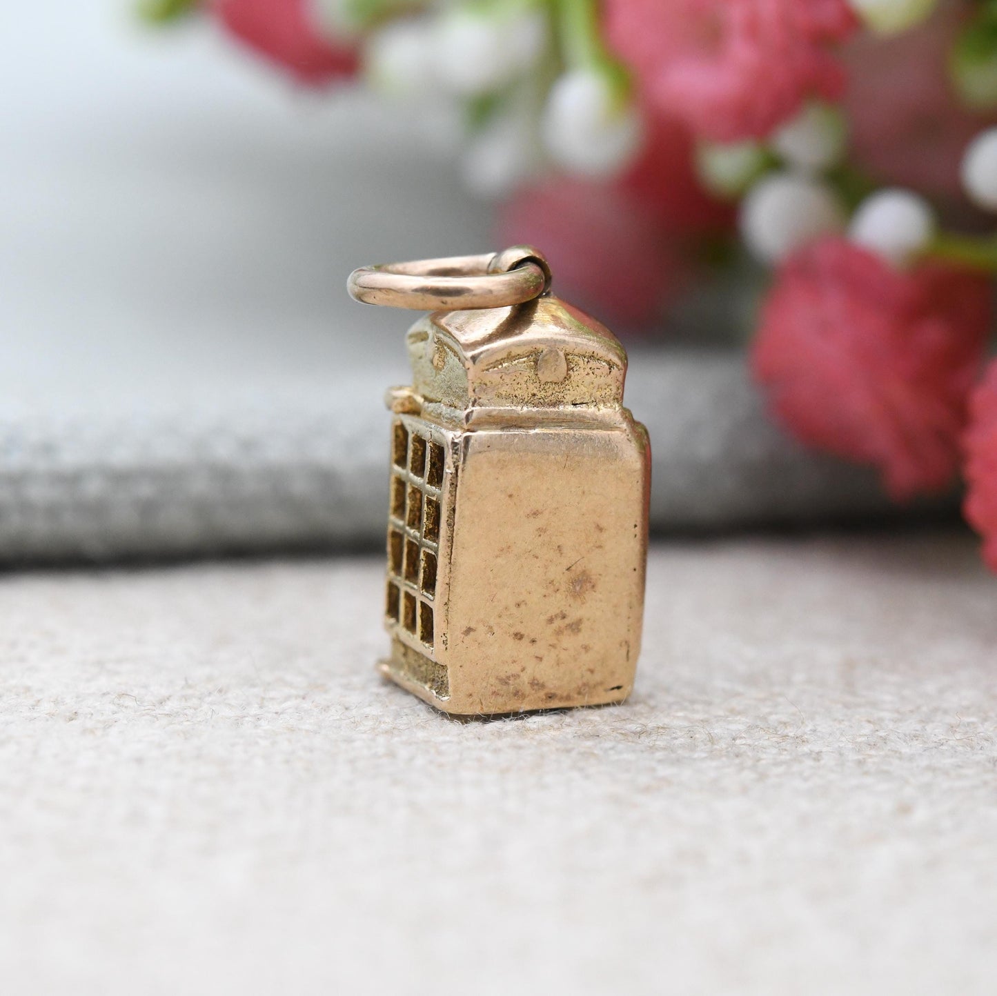 Vintage 9ct Gold Telephone Booth Charm Pendant c. 1970s - Detailed Opening Door Articulated Charm | Old British Public Pay Phone Call Box