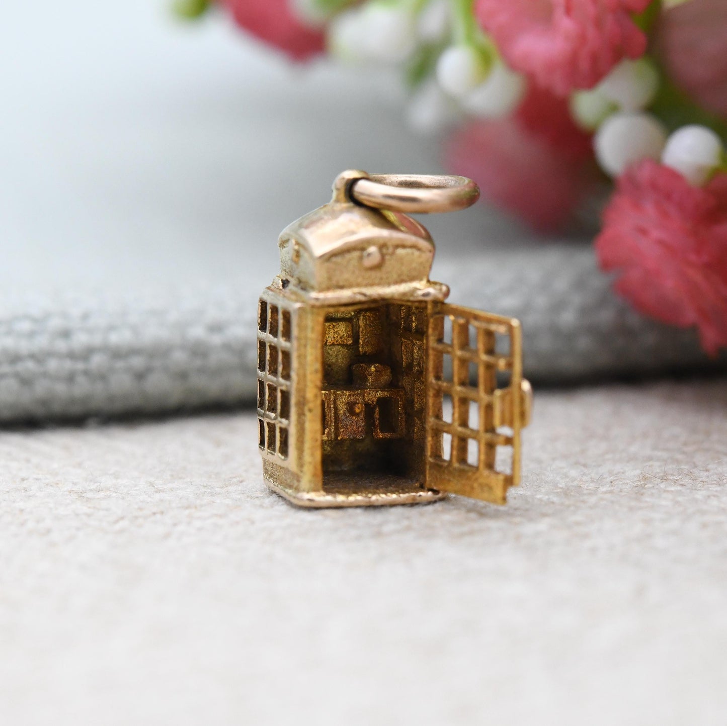 Vintage 9ct Gold Telephone Booth Charm Pendant c. 1970s - Detailed Opening Door Articulated Charm | Old British Public Pay Phone Call Box