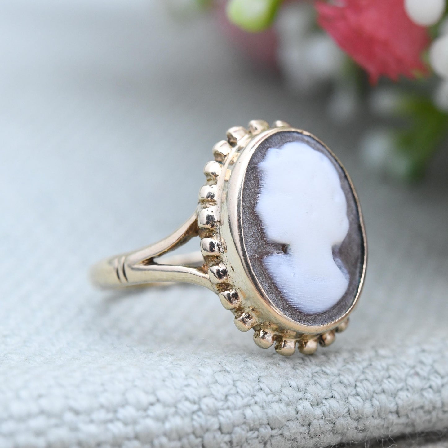 Vintage 9ct Gold Cameo Ring 1976 W&G - Granulated Border Oval Shell Portrait Face Profile Statement Ring | UK Size - K 1/2 | US Size - 5 1/2