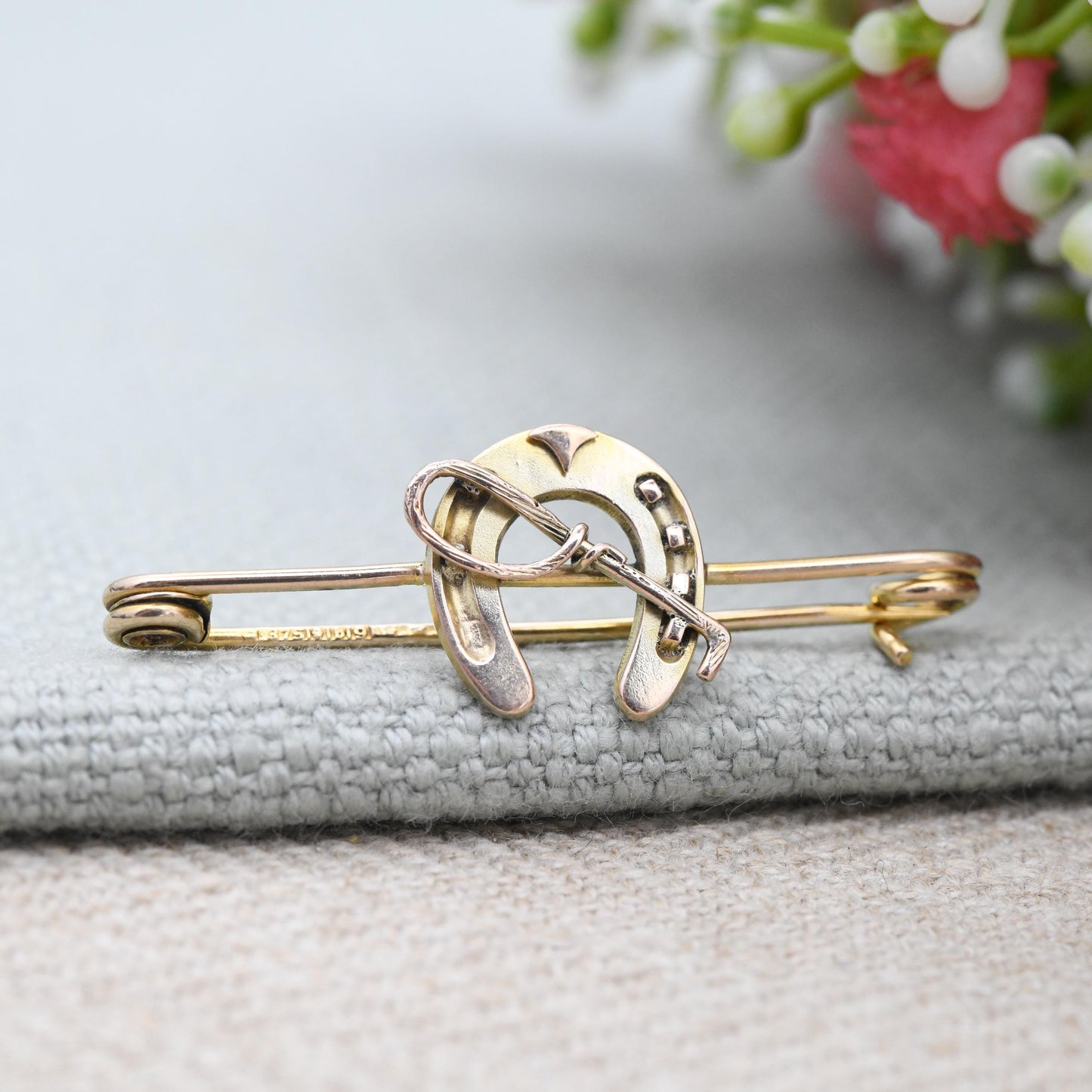 Antique 9ct Gold Horseshoe and Whip Stock Pin 1901 - Edwardian Horse Riding Equestrian Jewellery | Lucky Horseshoe Good Luck Bar Brooch