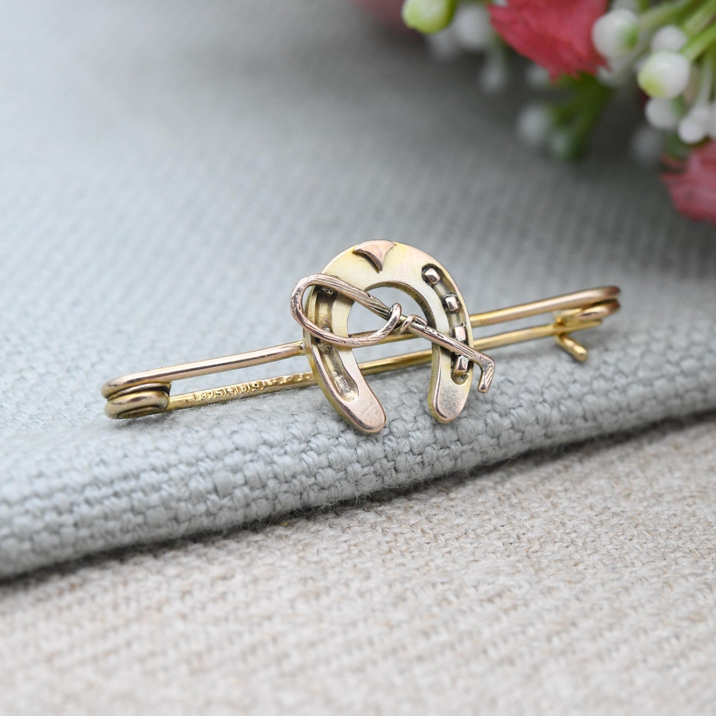 Antique 9ct Gold Horseshoe and Whip Stock Pin 1901 - Edwardian Horse Riding Equestrian Jewellery | Lucky Horseshoe Good Luck Bar Brooch