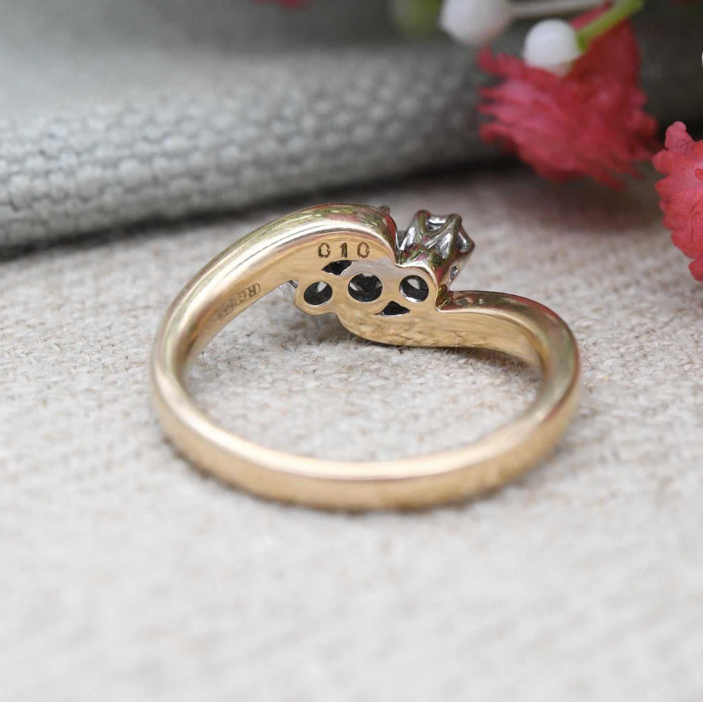 Vintage 9ct Gold Three Stone Diamond Ring 0.1 Carats 10 Points - Bypass Style Trilogy 3 Stone Engagement Ring | UK Size - L US Size - 5 3/4