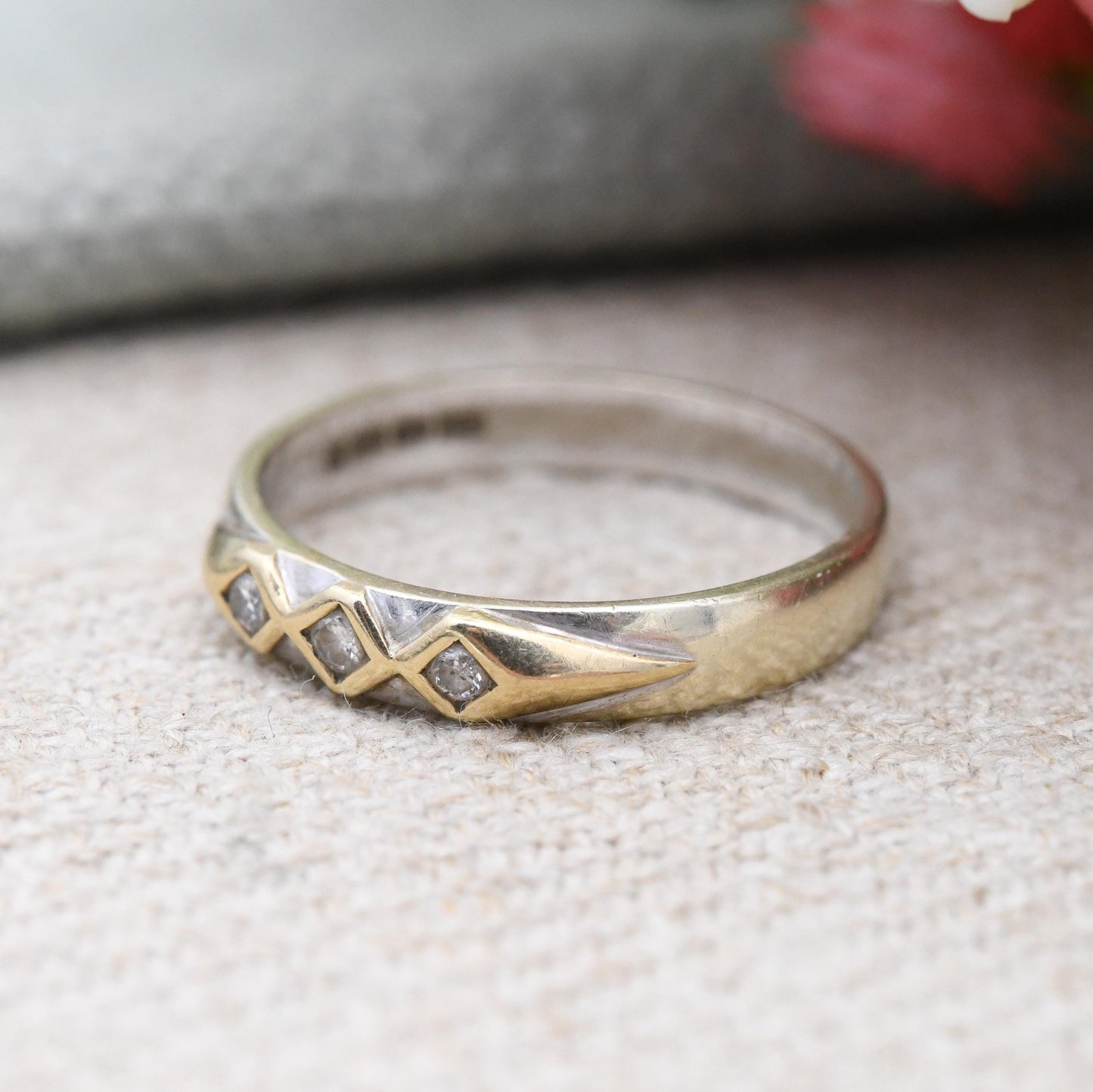 Vintage 9ct Gold Diamond Band Ring Two Tone - White and Yellow Gold Diamond Shape Minimal Everyday Wedding | UK Size - M 1/2 US Size - 6 1/2