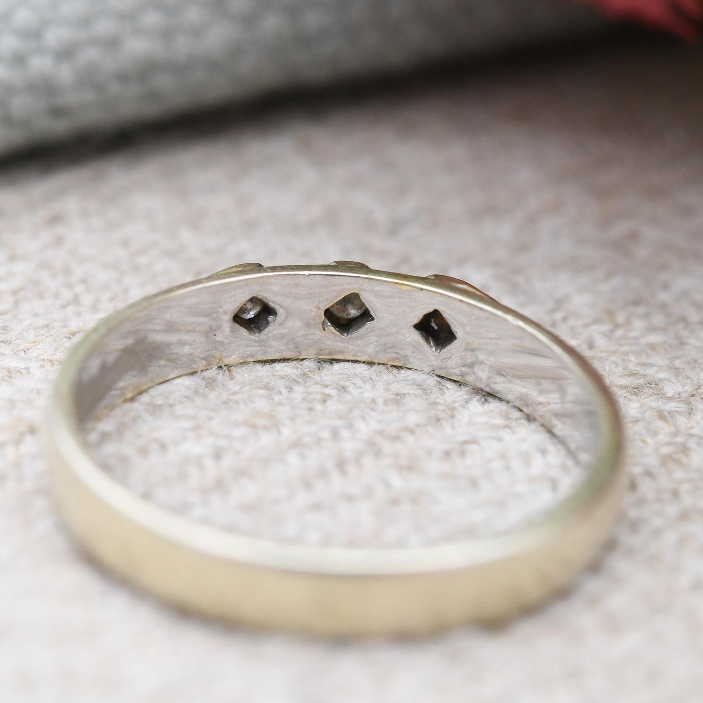 Vintage 9ct Gold Diamond Band Ring Two Tone - White and Yellow Gold Diamond Shape Minimal Everyday Wedding | UK Size - M 1/2 US Size - 6 1/2
